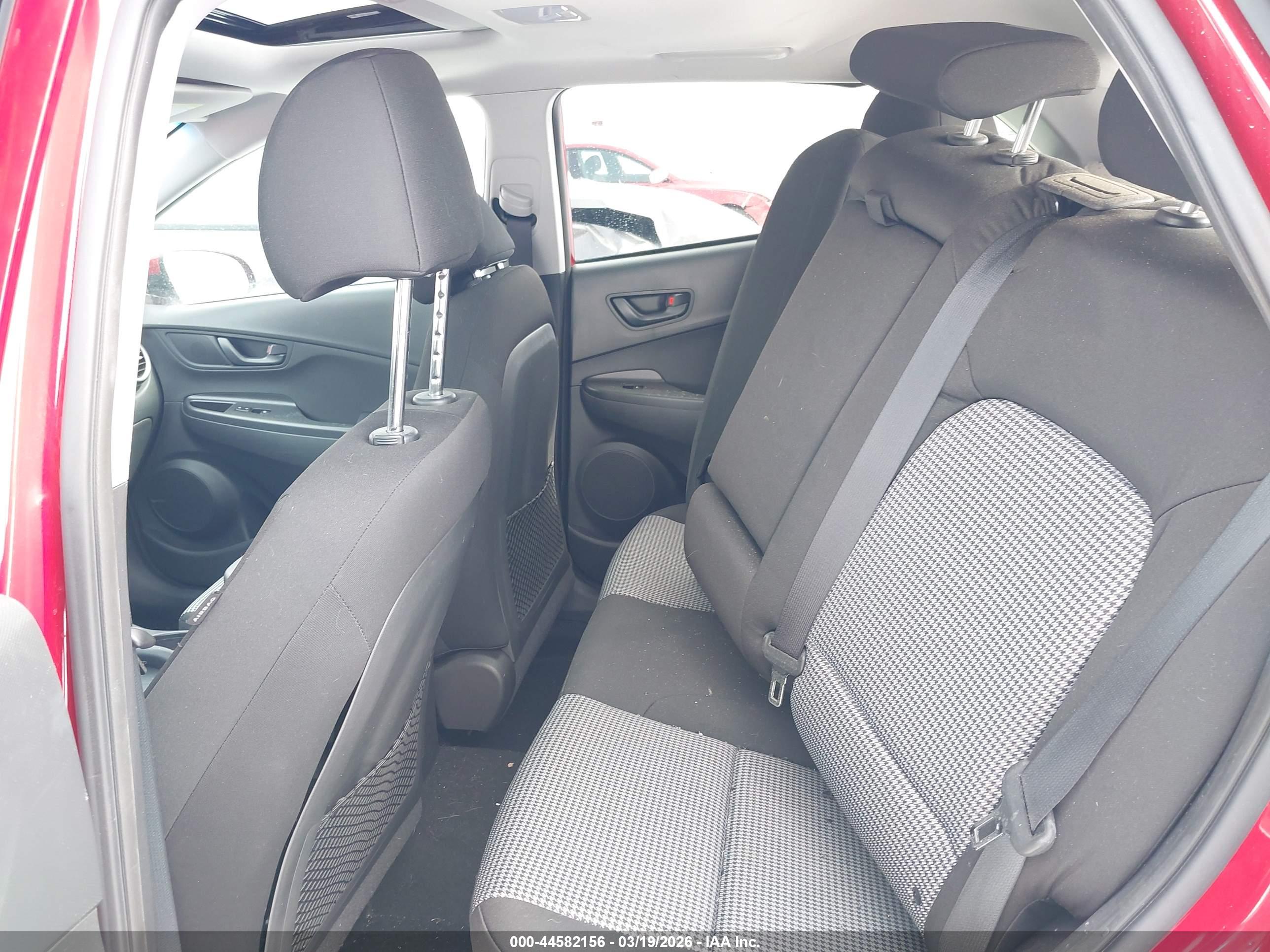 HYUNDAI KONA image 8