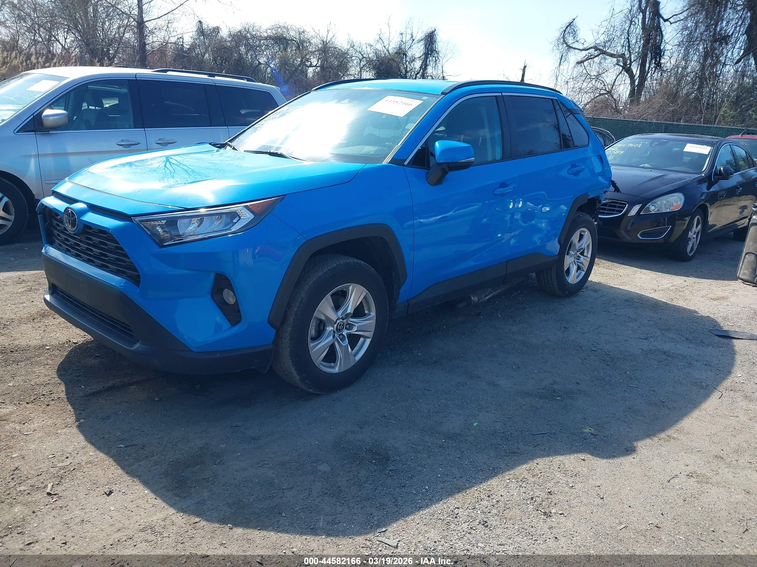 TOYOTA RAV4 image 2