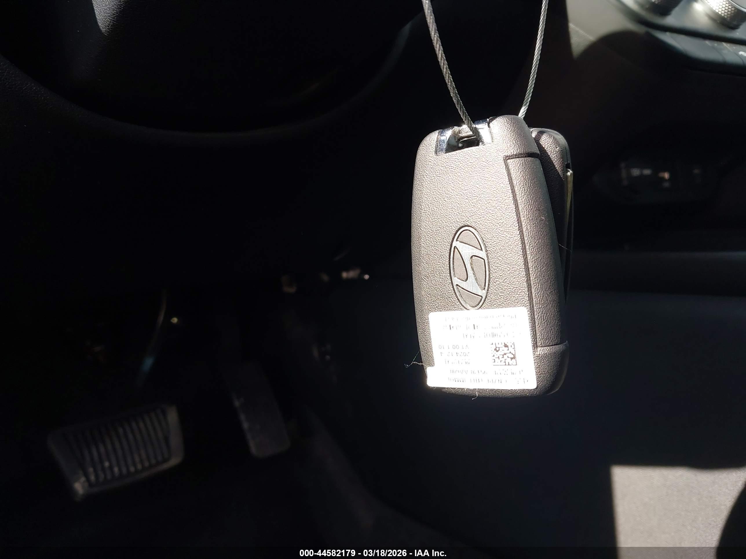 HYUNDAI ELANTRA image 11