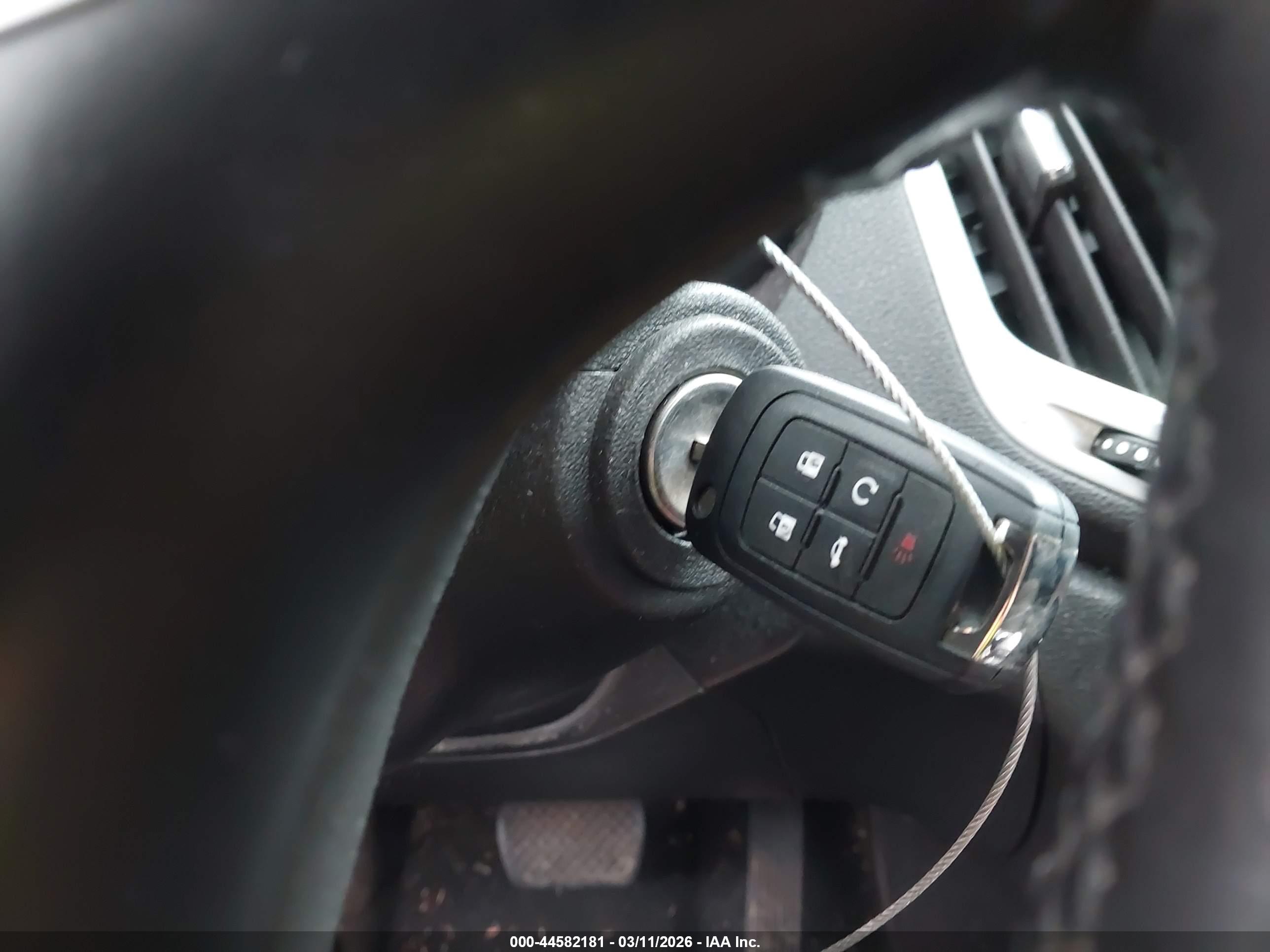 GMC TERRAIN image 11