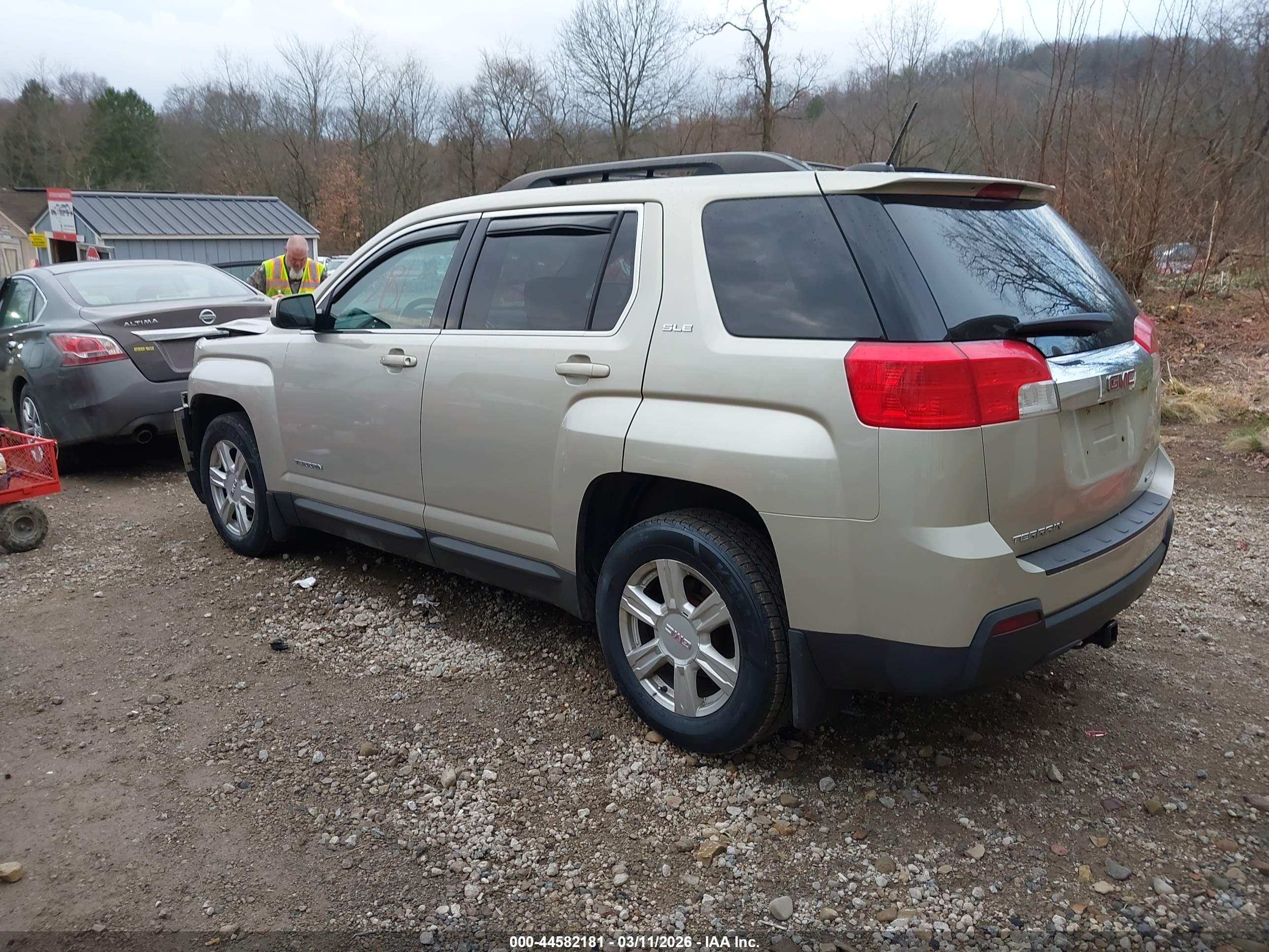 GMC TERRAIN image 3