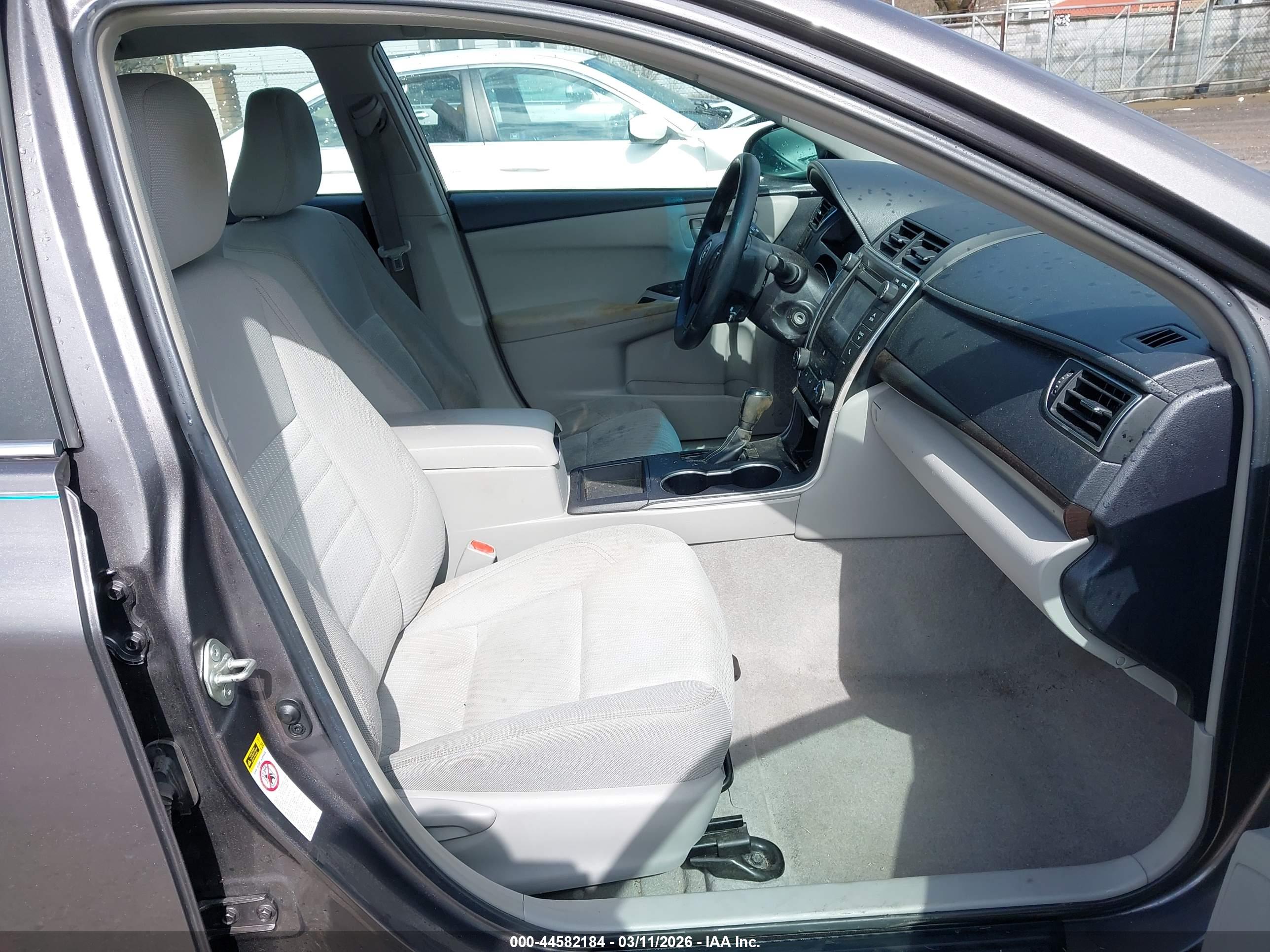 TOYOTA CAMRY image 5