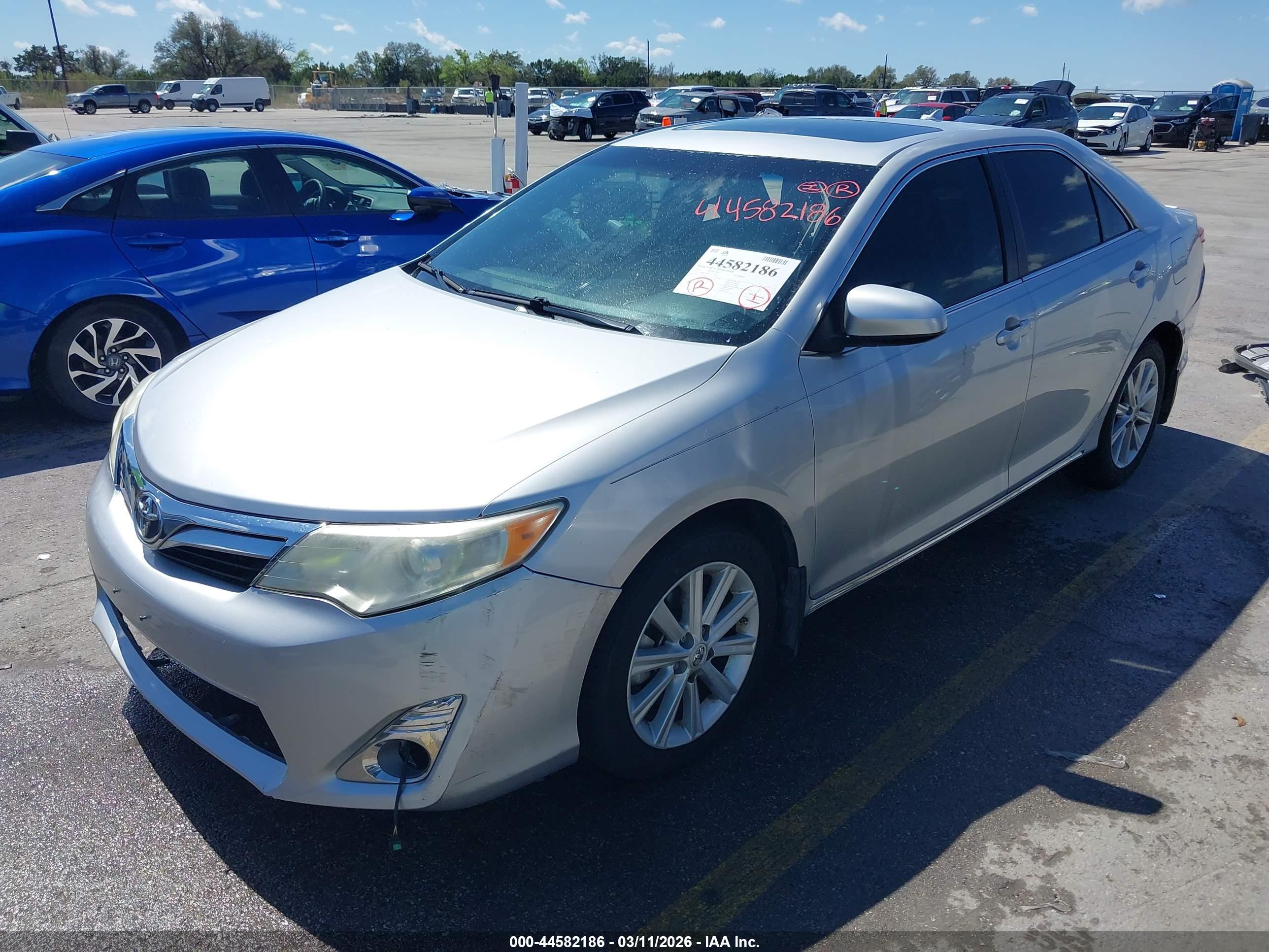 TOYOTA CAMRY image 2