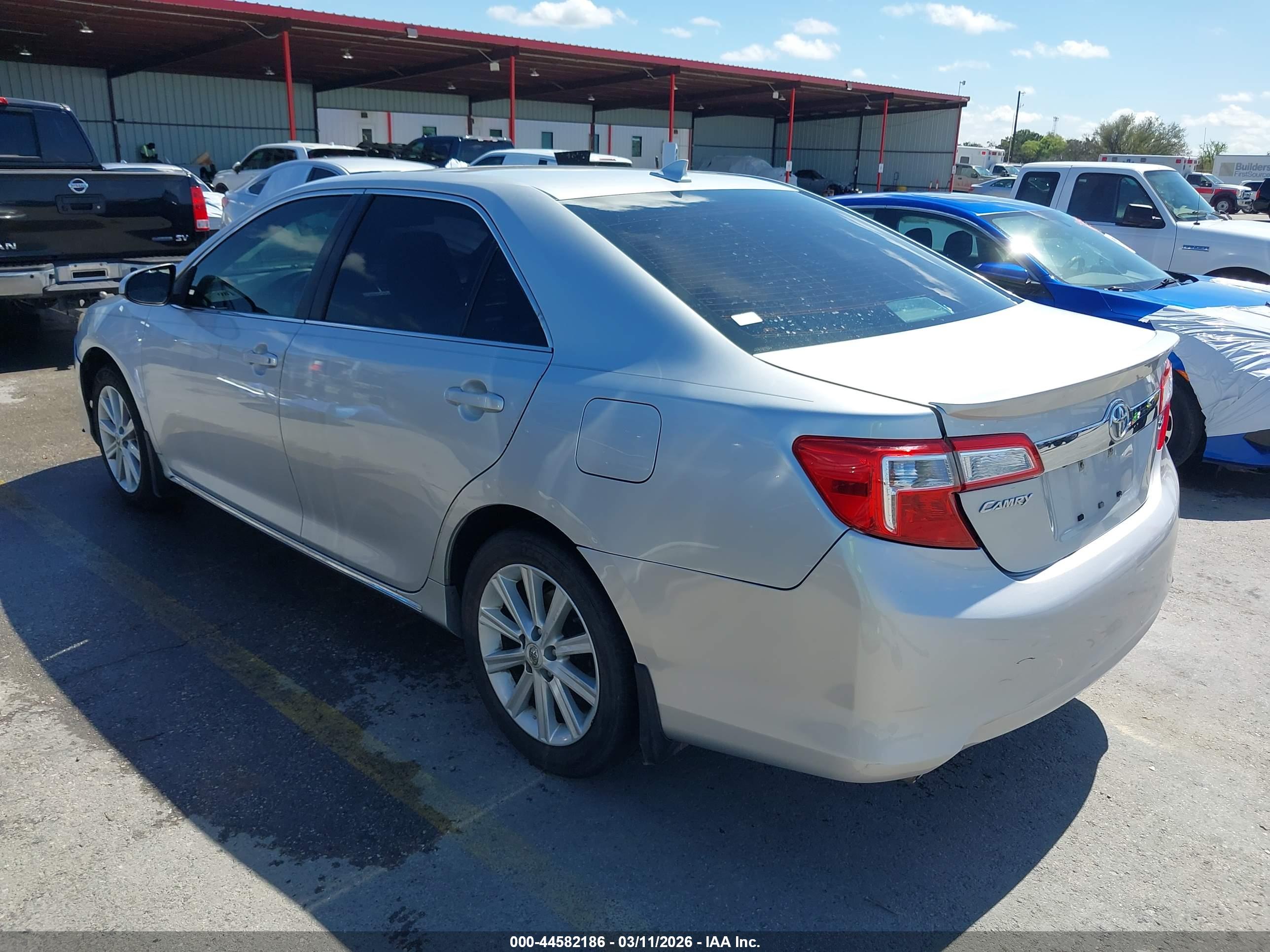 TOYOTA CAMRY image 3