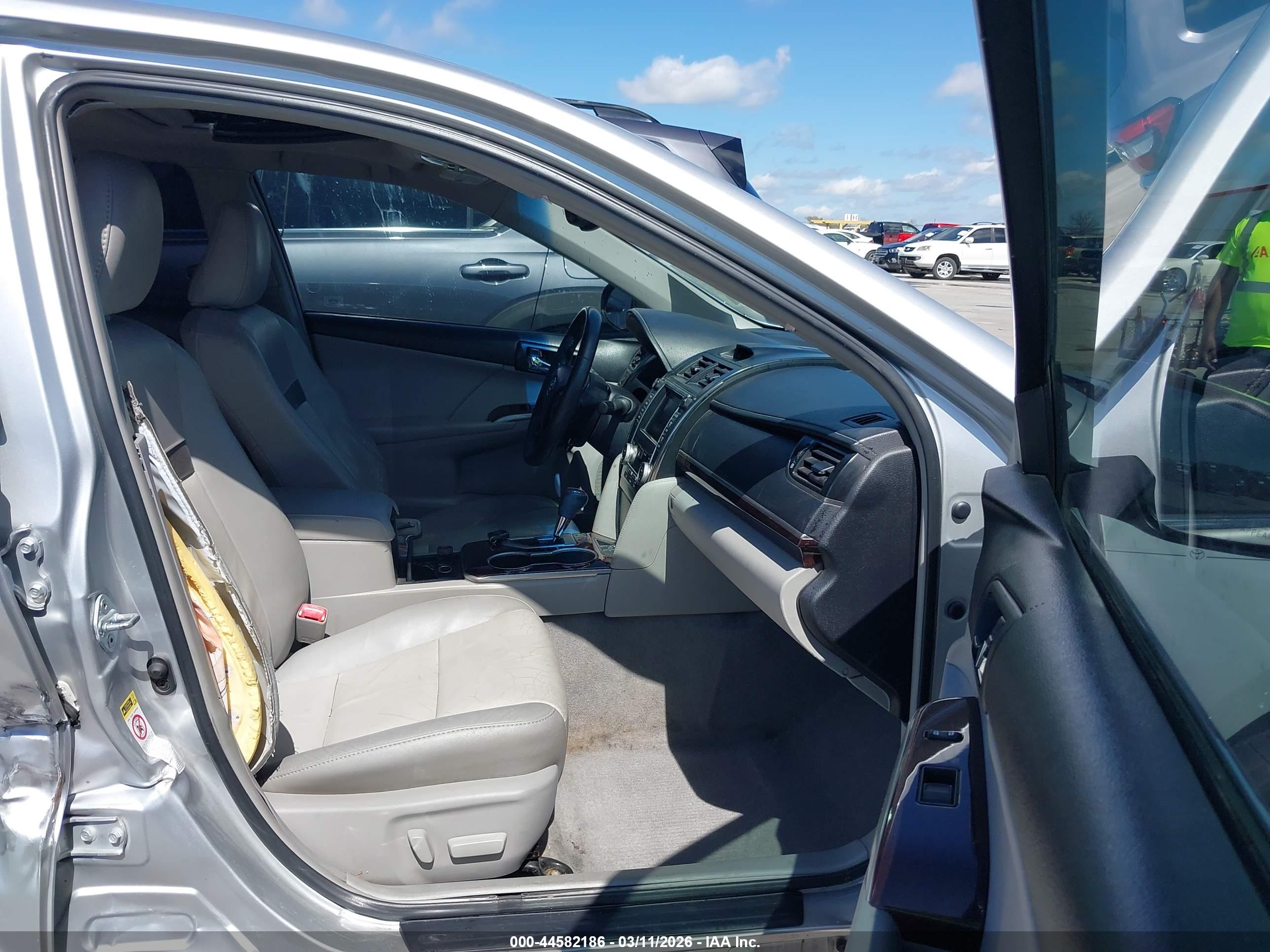 TOYOTA CAMRY image 5