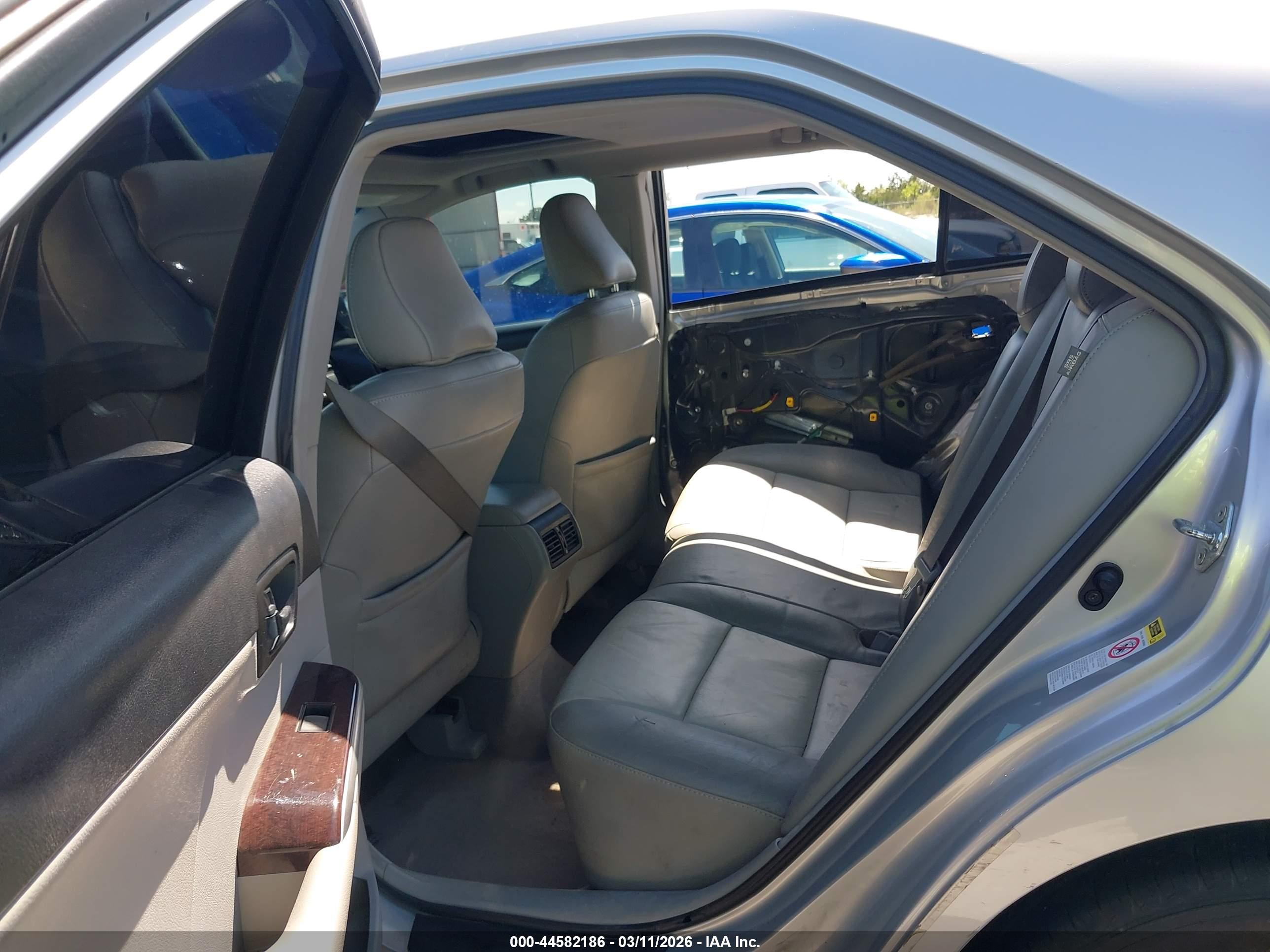 TOYOTA CAMRY image 8