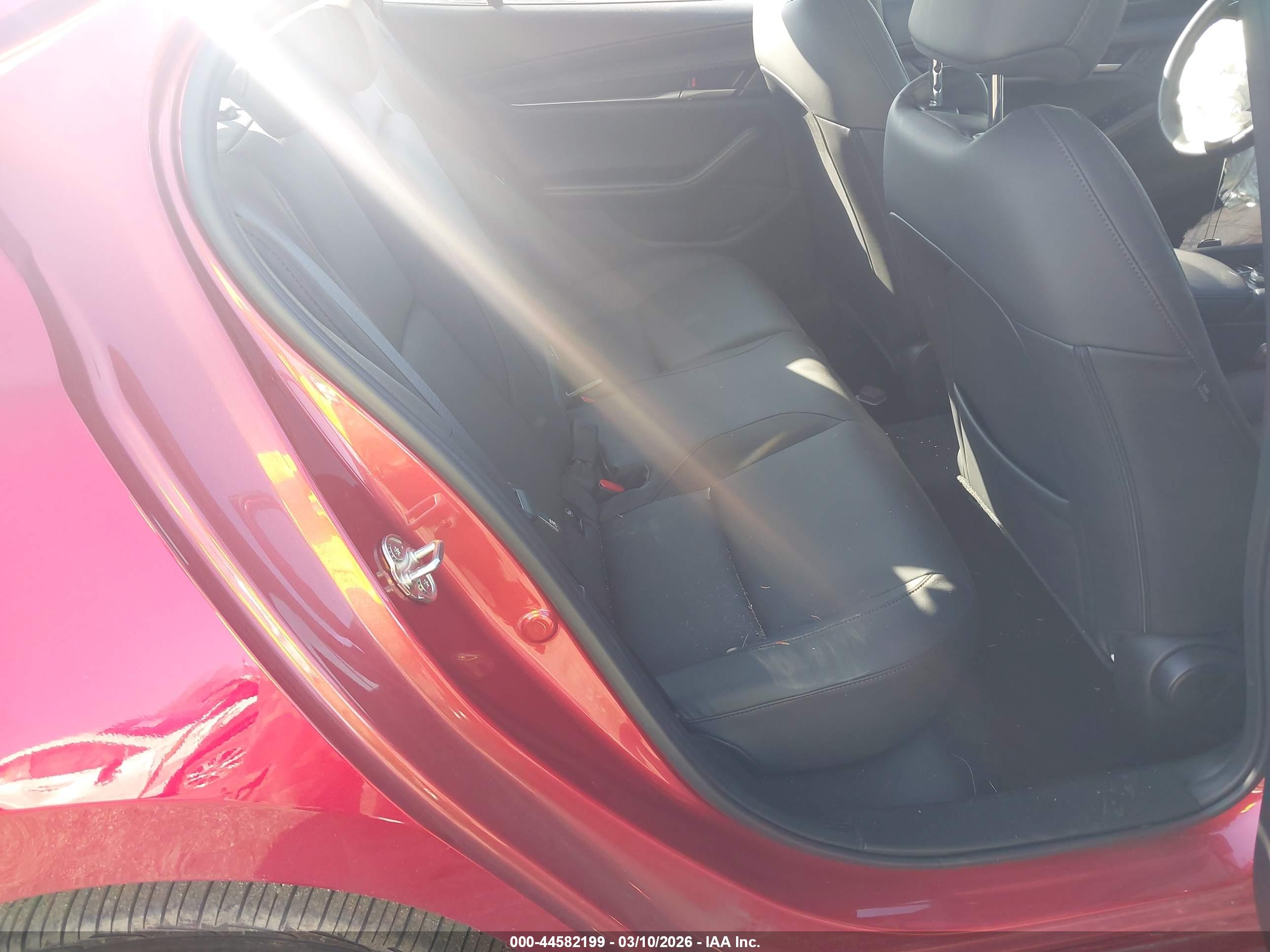 MAZDA MAZDA3 image 8