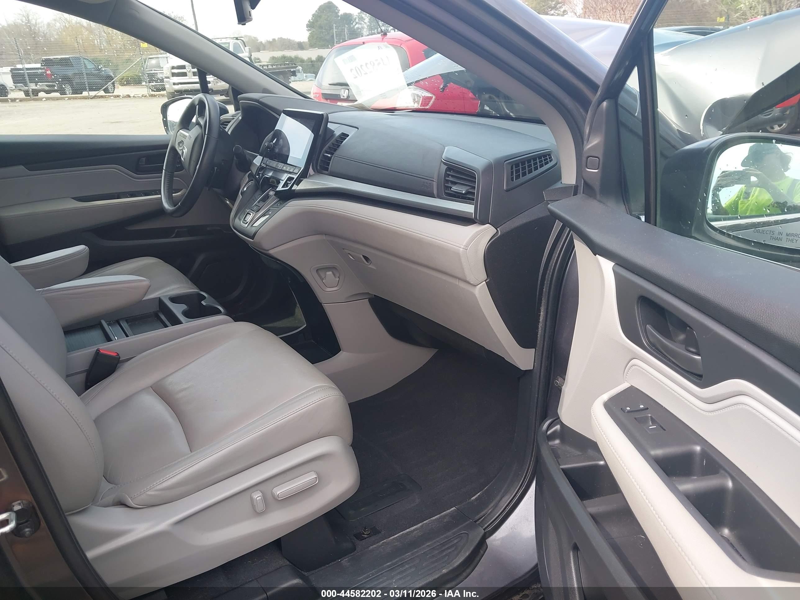 HONDA ODYSSEY image 5