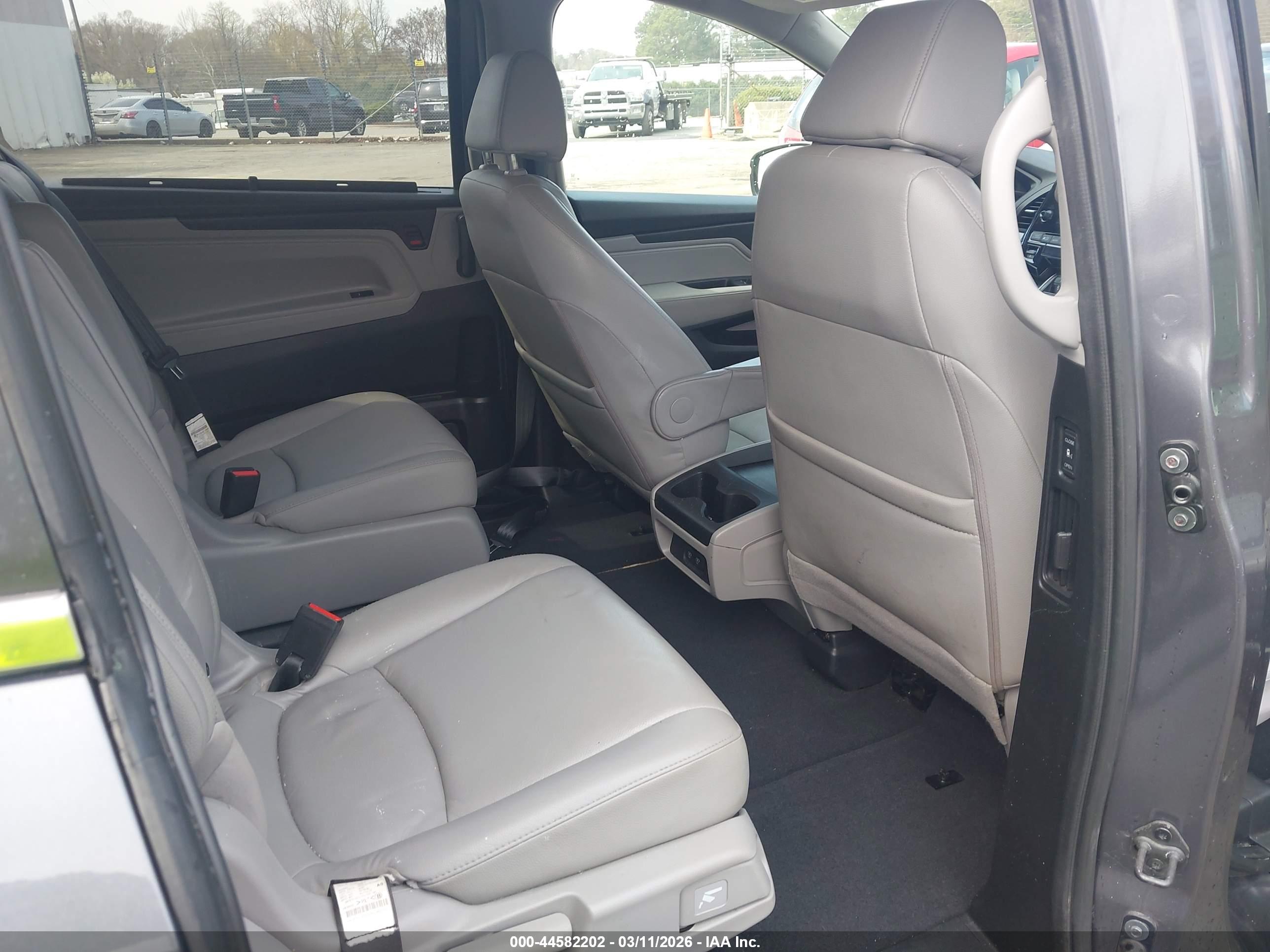 HONDA ODYSSEY image 8