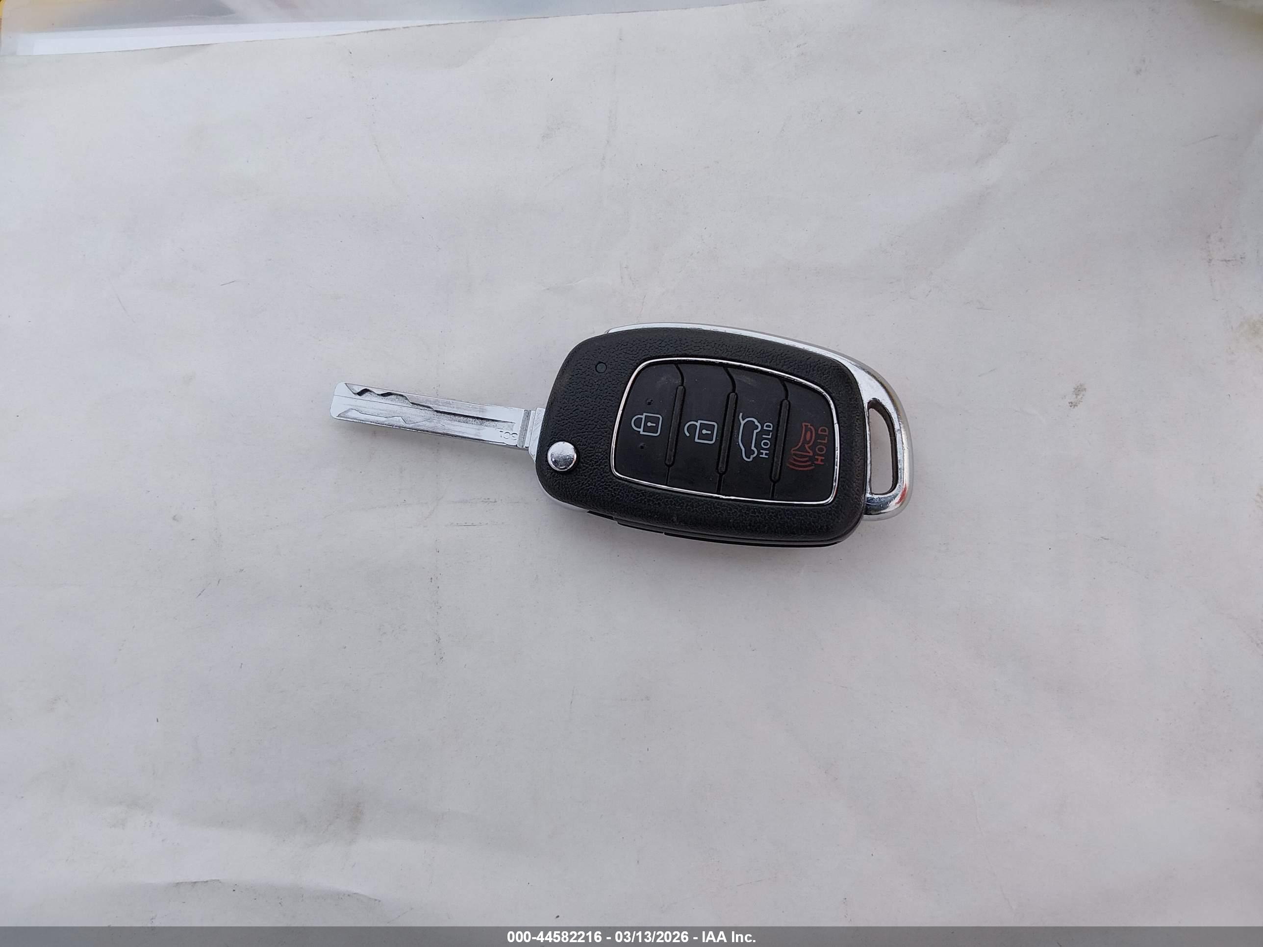 HYUNDAI TUCSON image 11