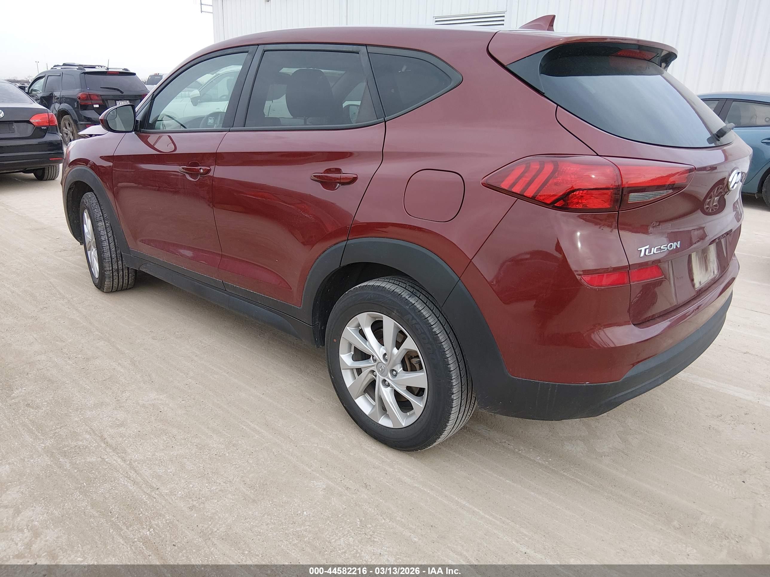 HYUNDAI TUCSON image 3