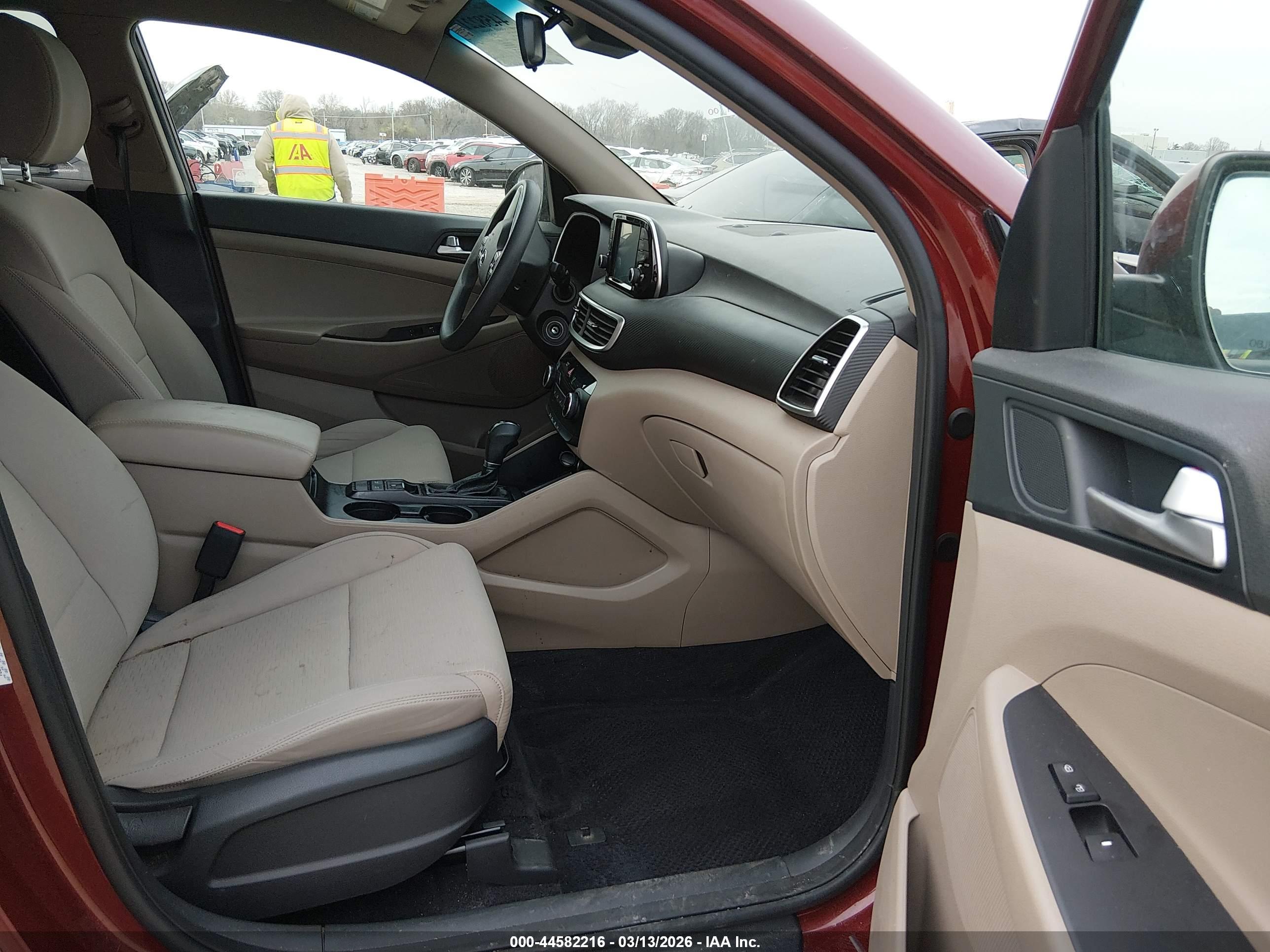 HYUNDAI TUCSON image 5