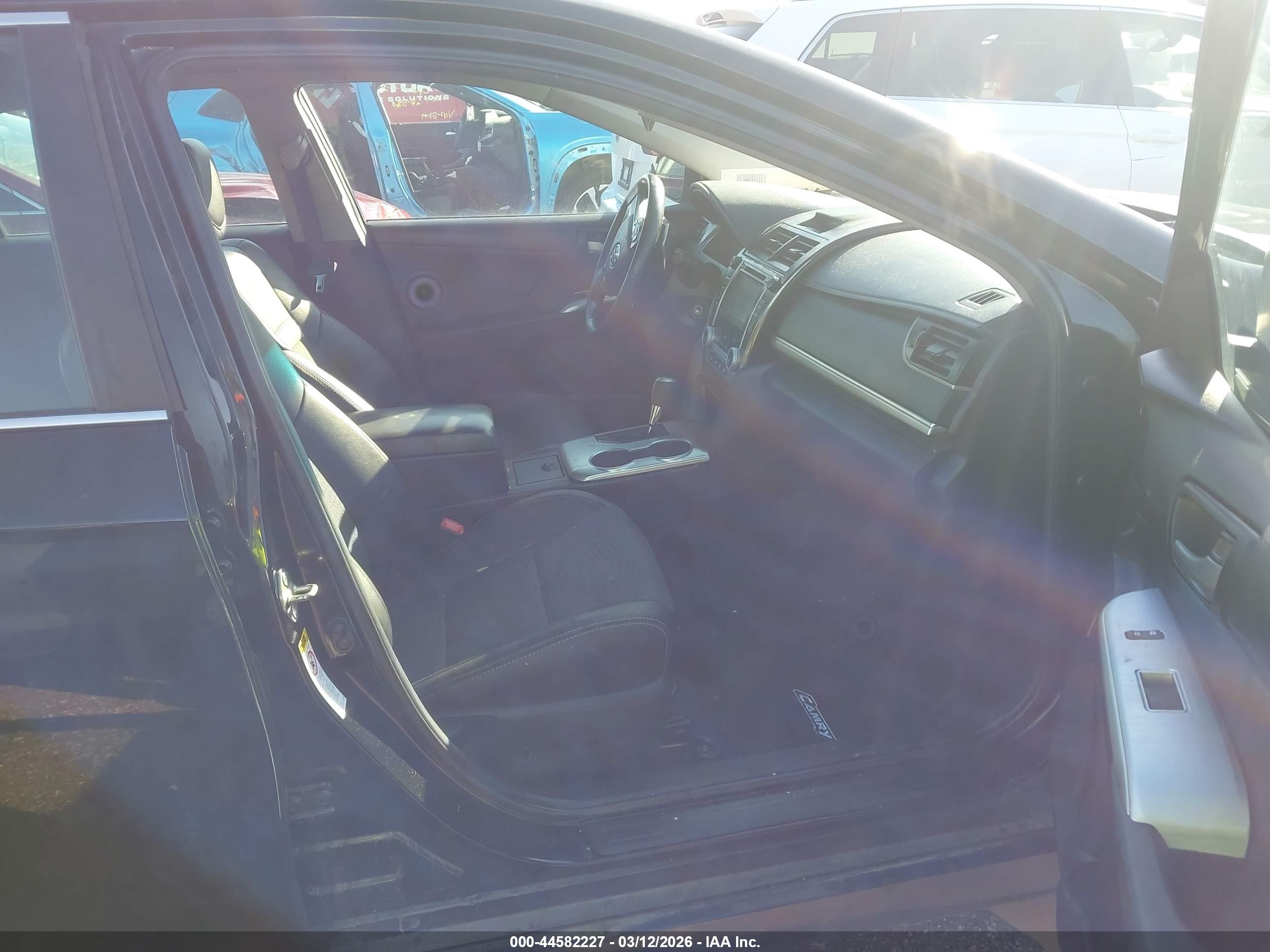 TOYOTA CAMRY image 5