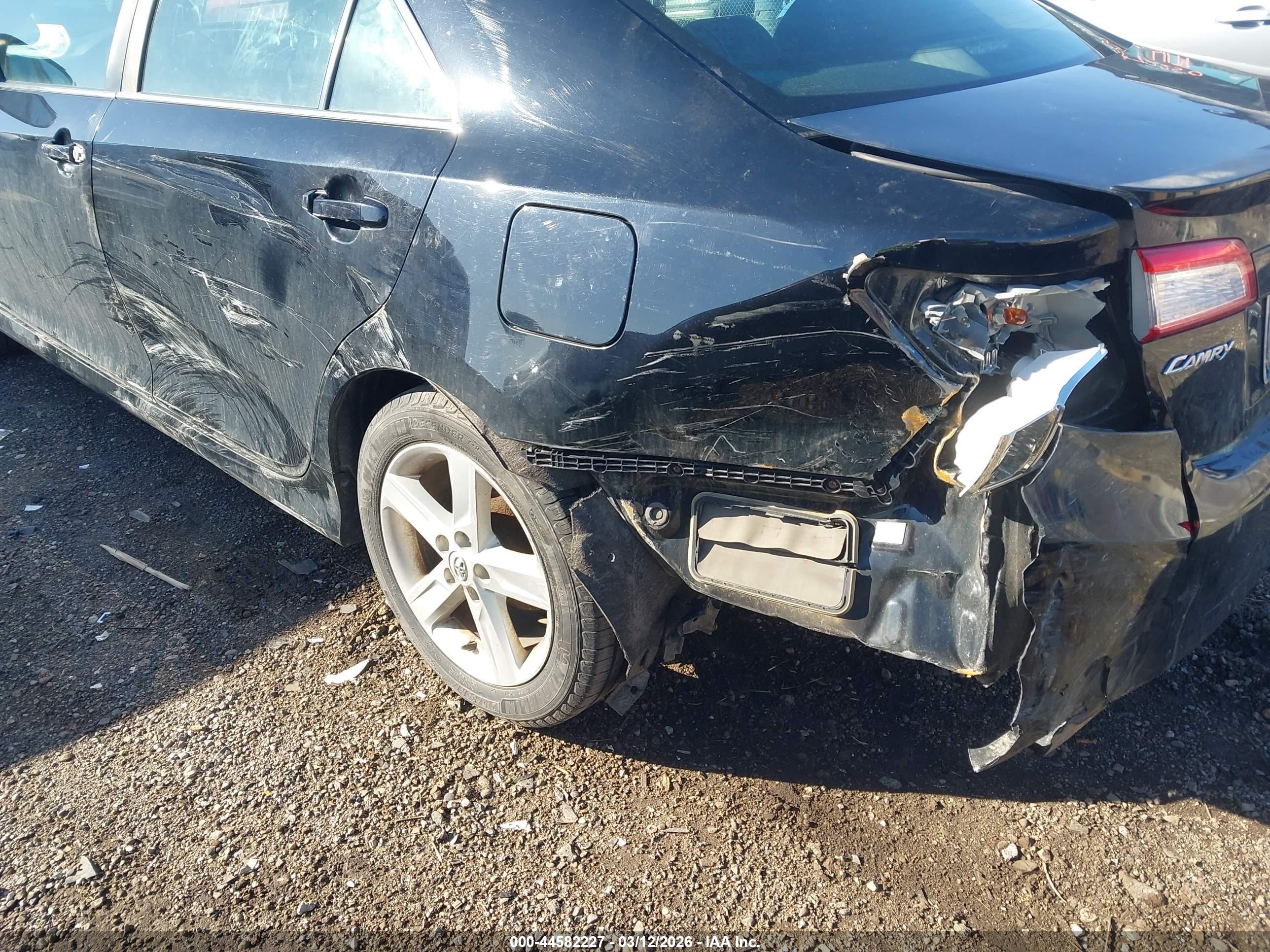 TOYOTA CAMRY image 6