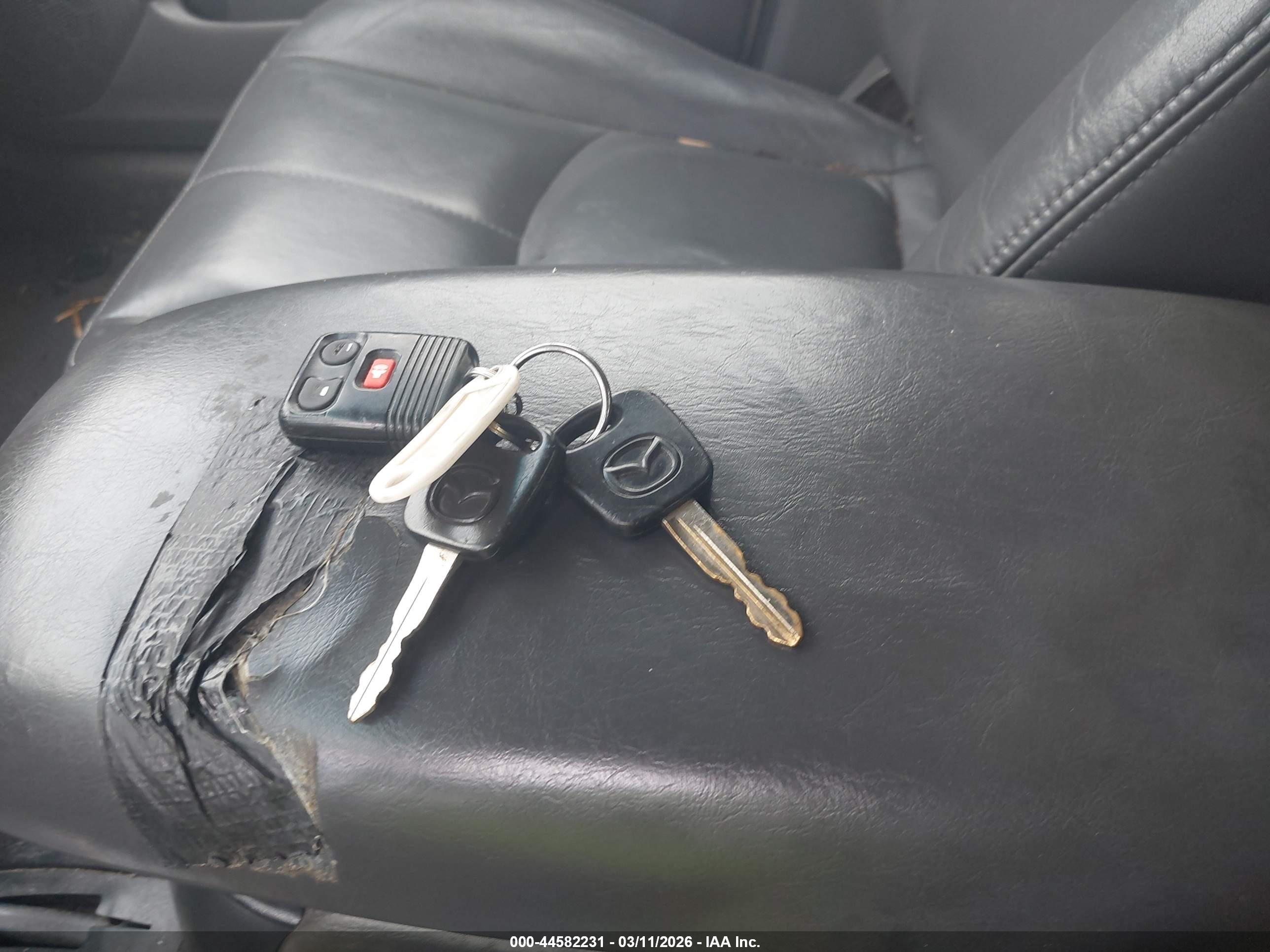 MAZDA TRIBUTE image 11