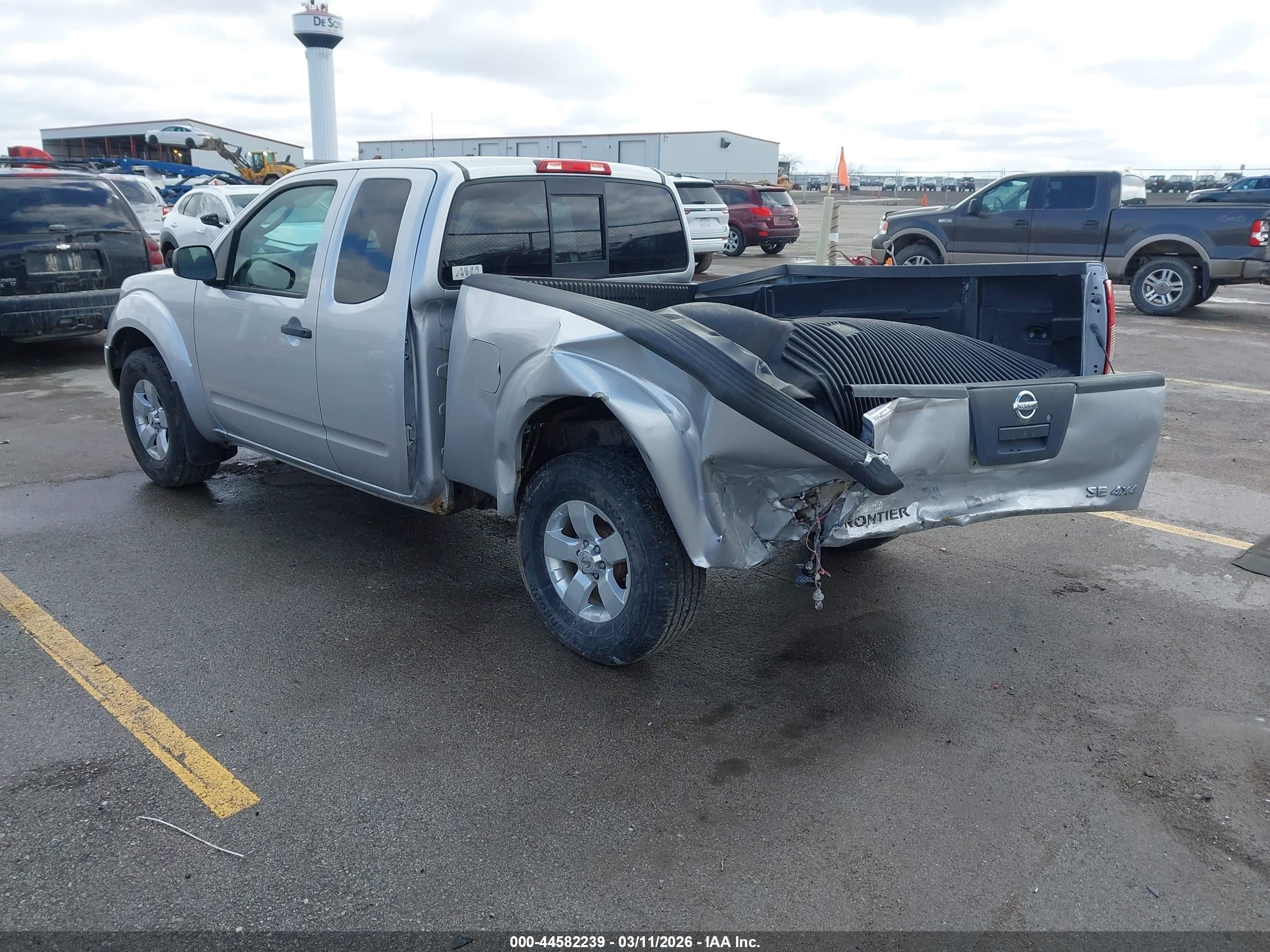 NISSAN FRONTIER image 3