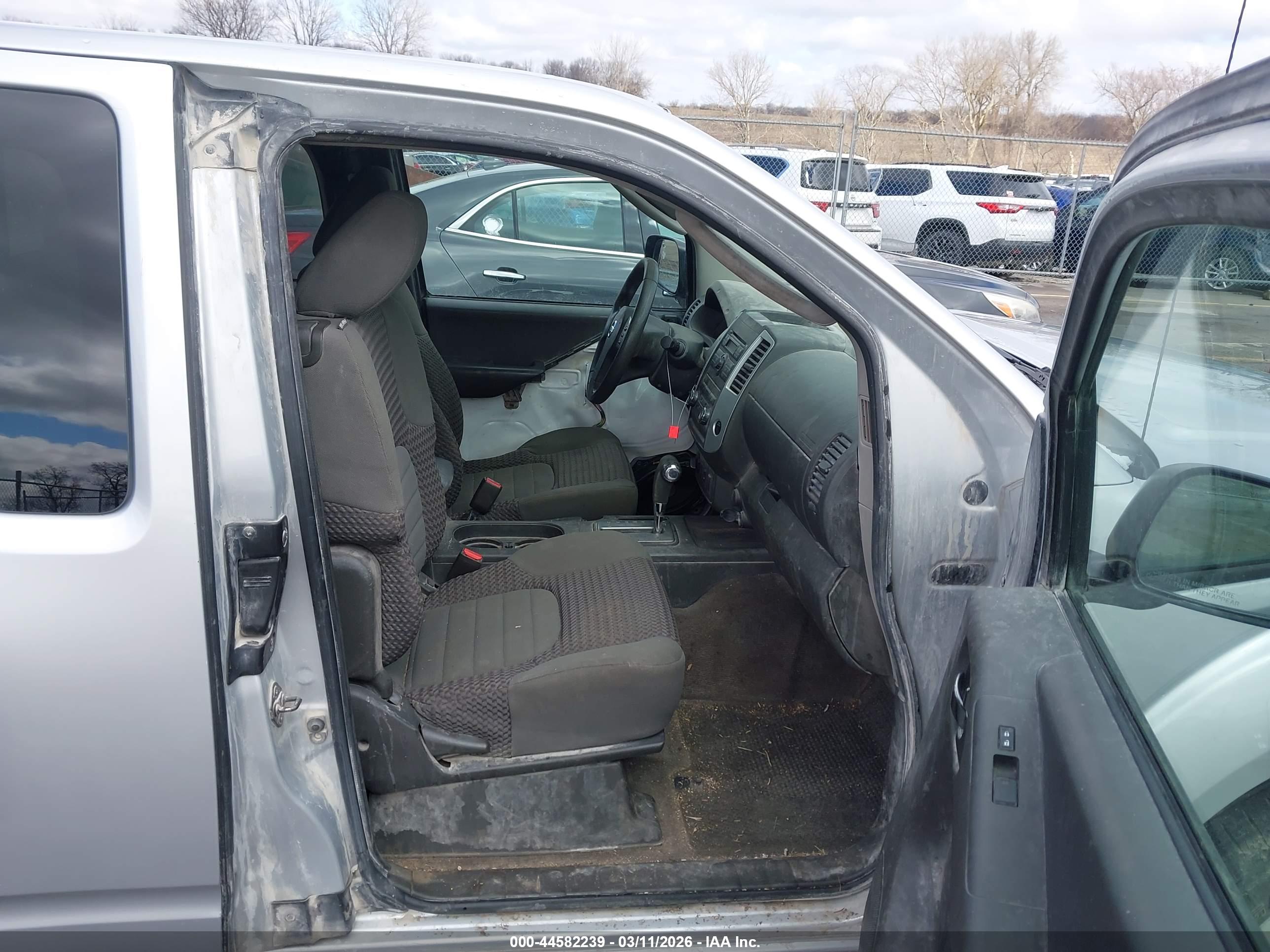 NISSAN FRONTIER image 5