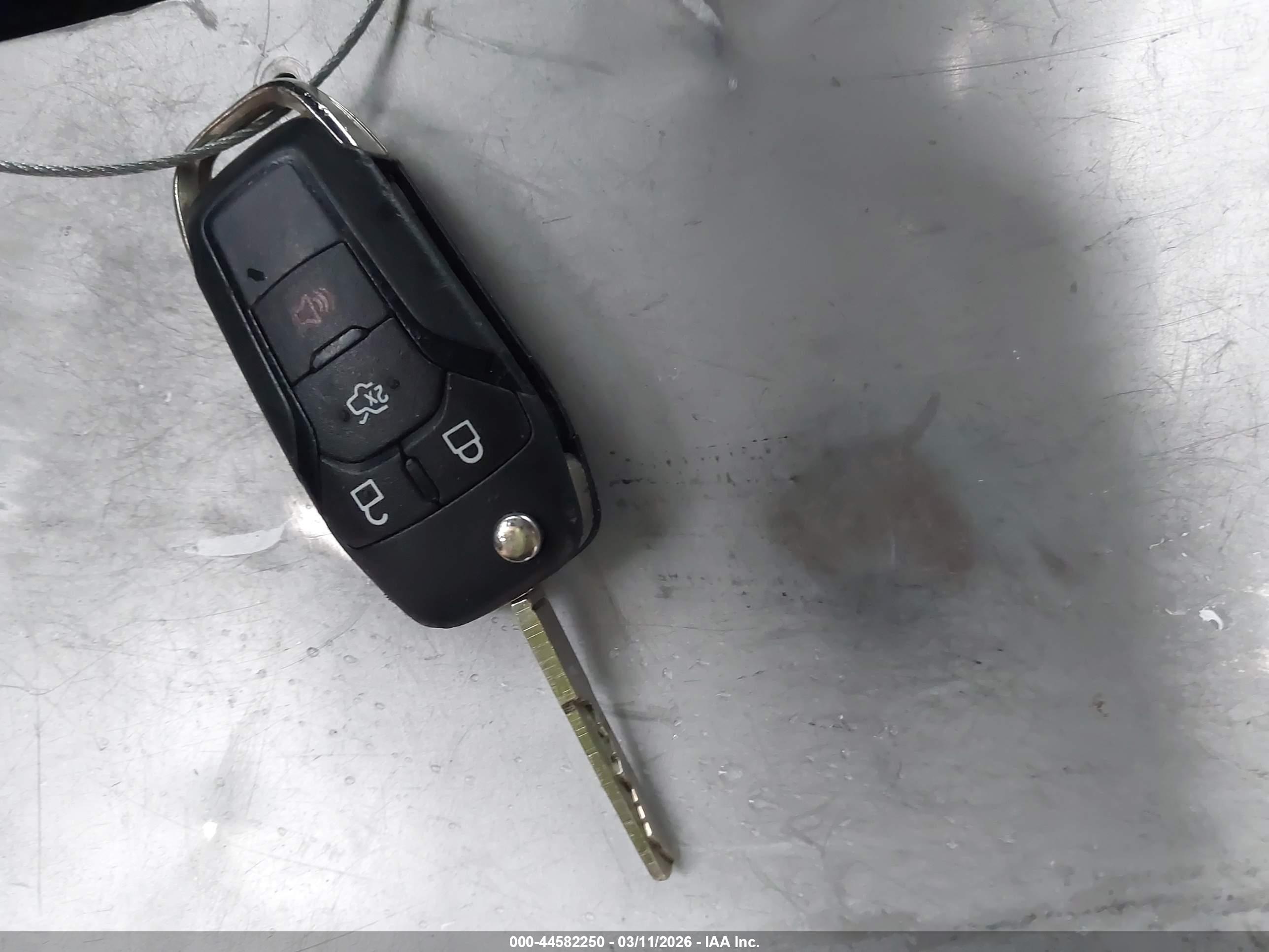 FORD FUSION image 11