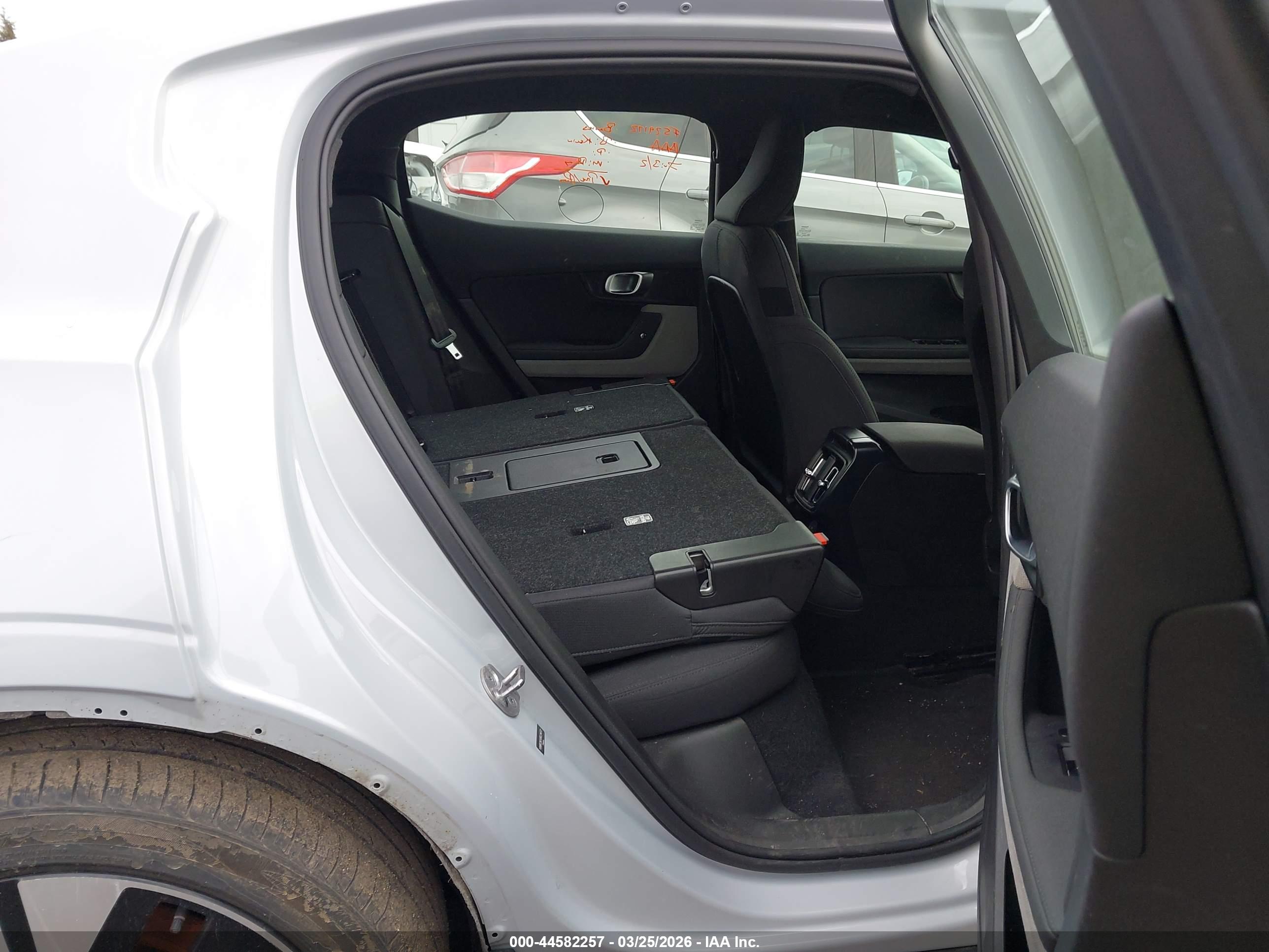 POLESTAR 2 image 8