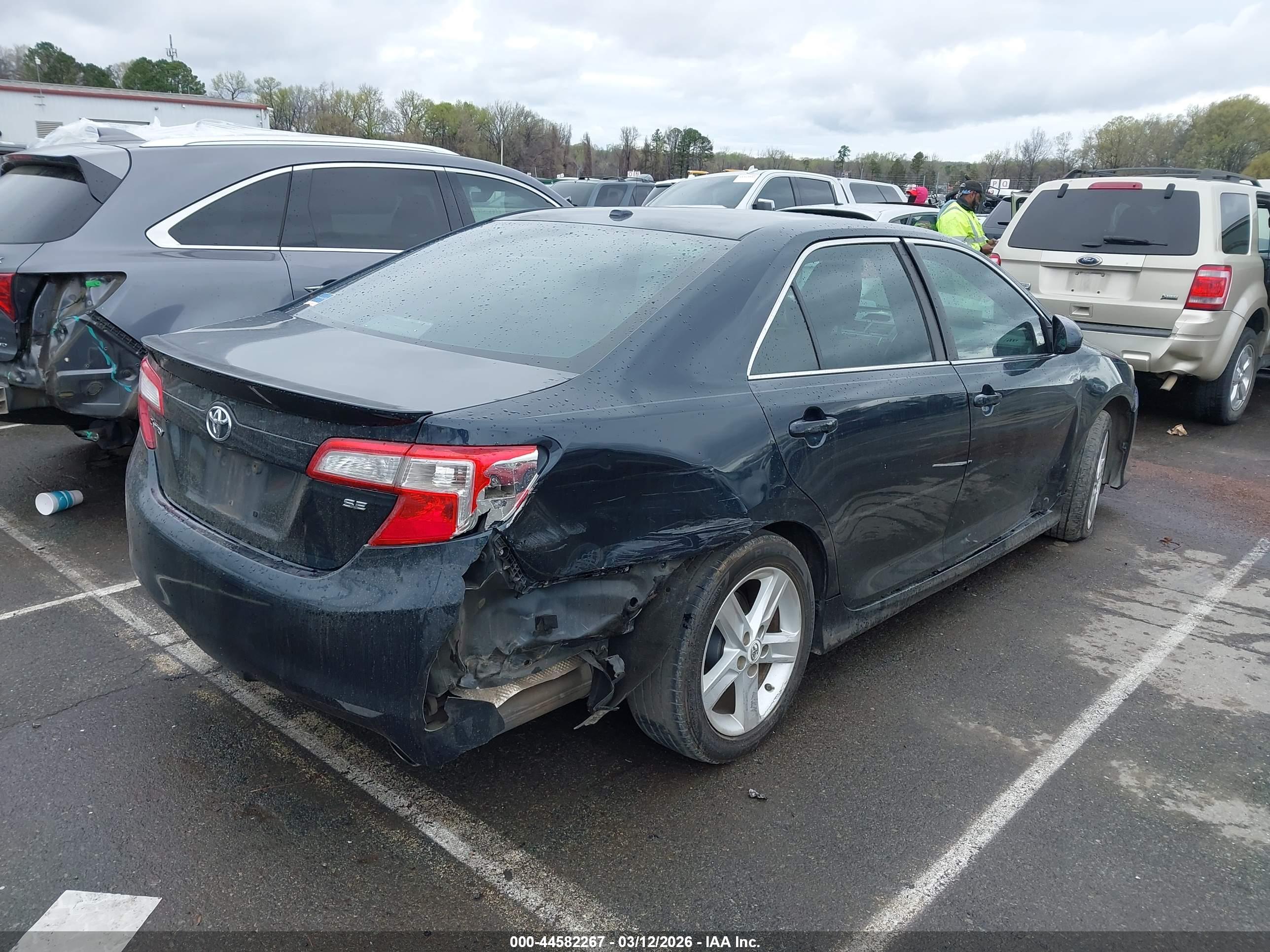 TOYOTA CAMRY image 4