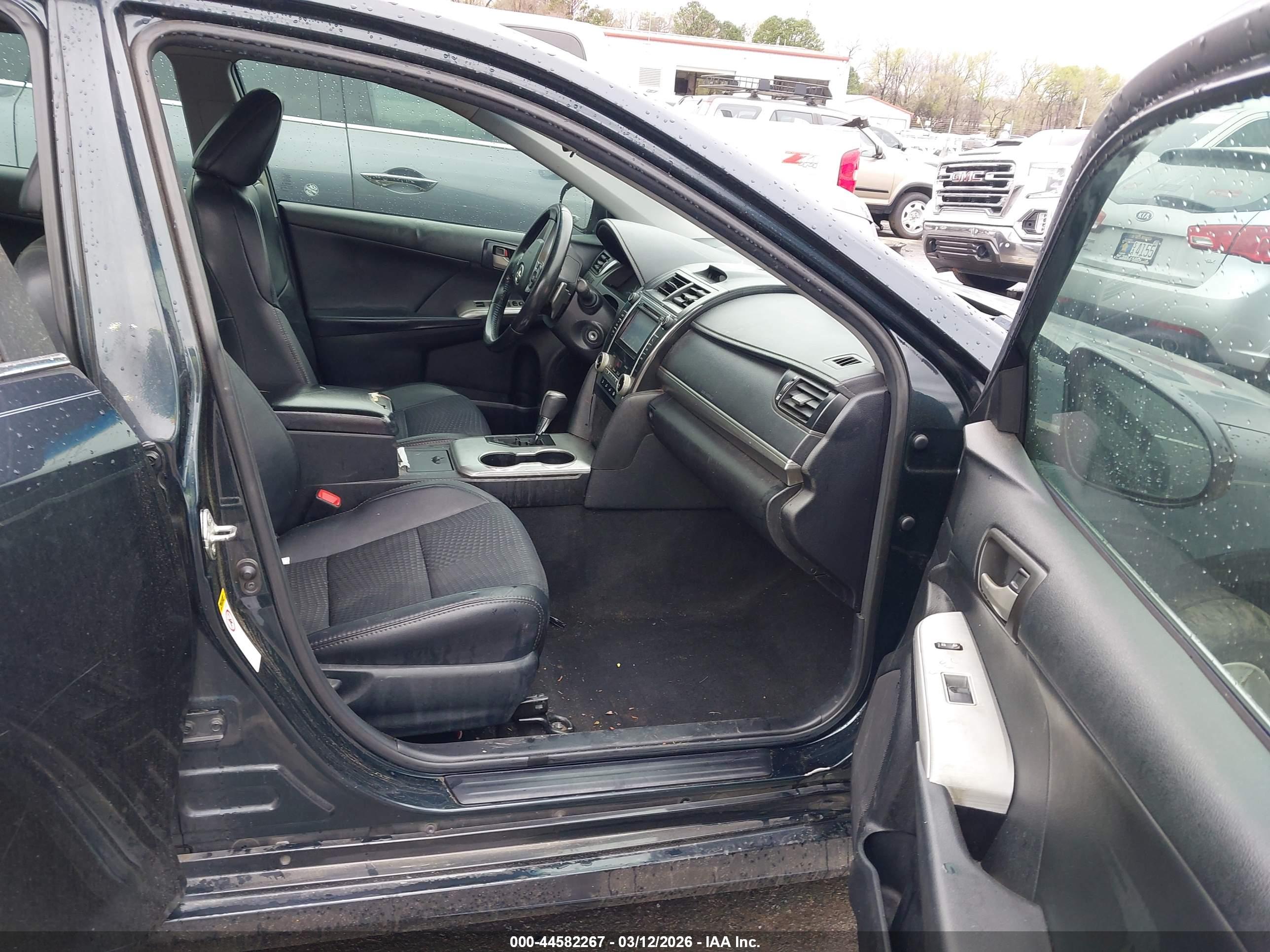 TOYOTA CAMRY image 5