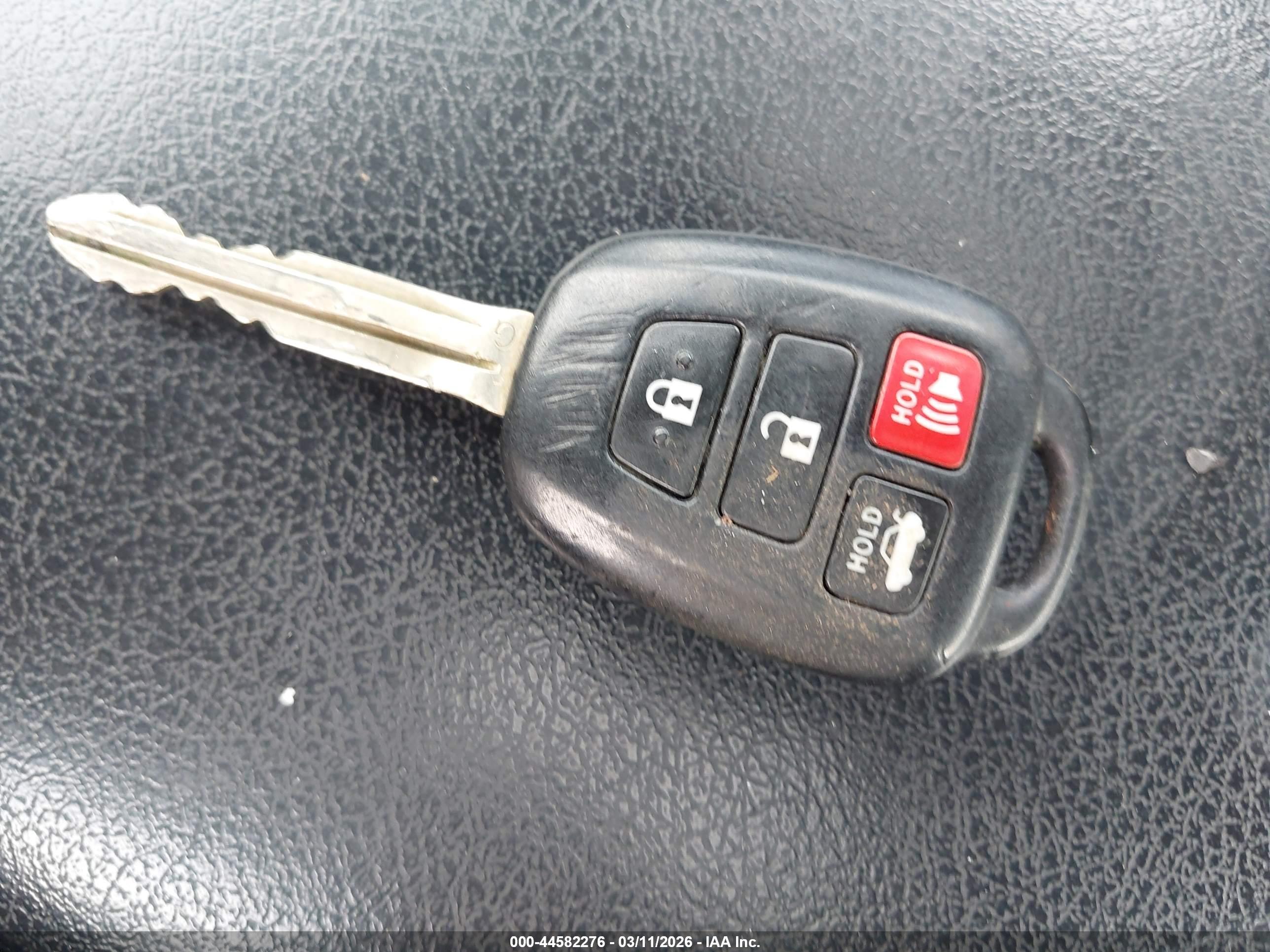 TOYOTA CAMRY image 11