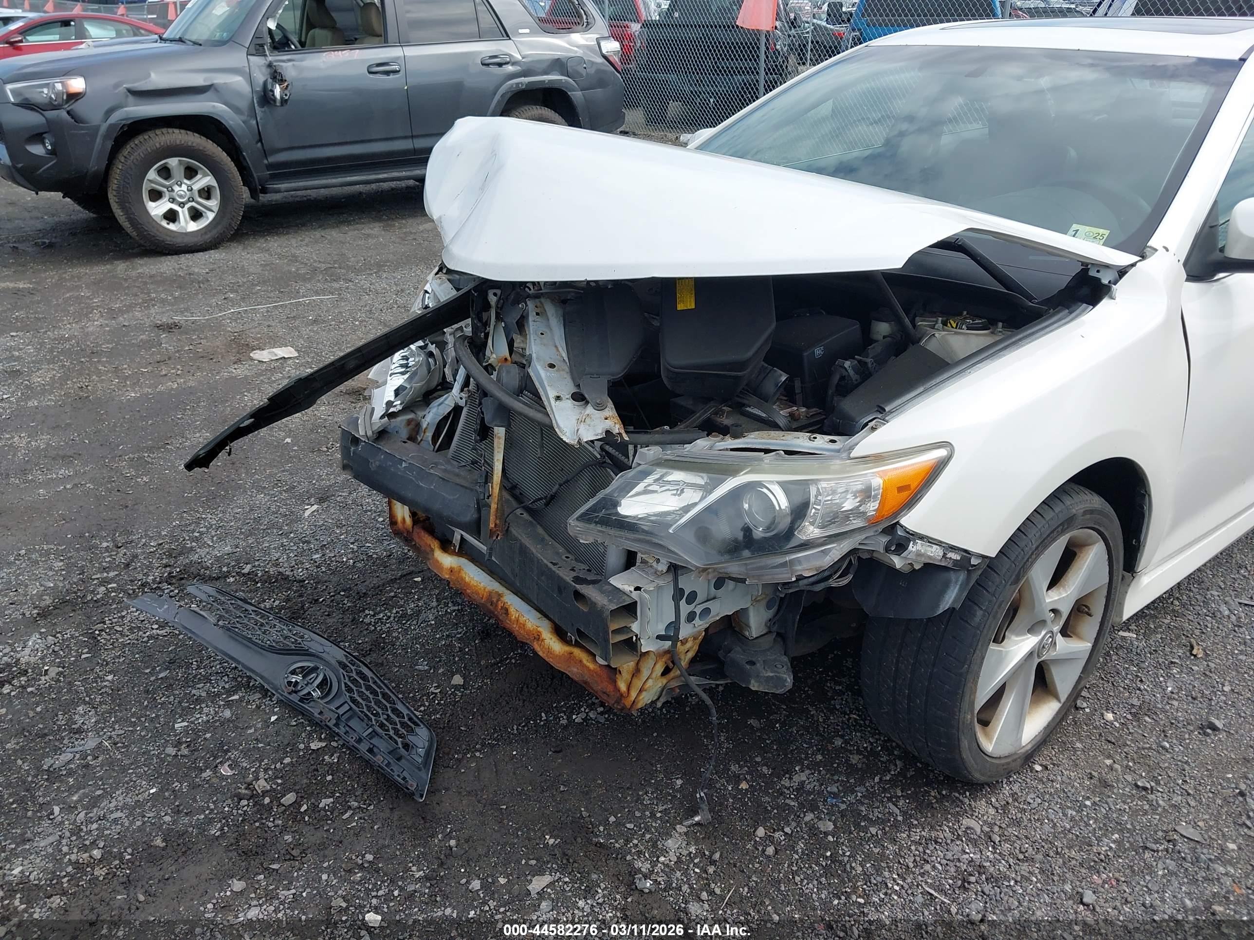 TOYOTA CAMRY image 6