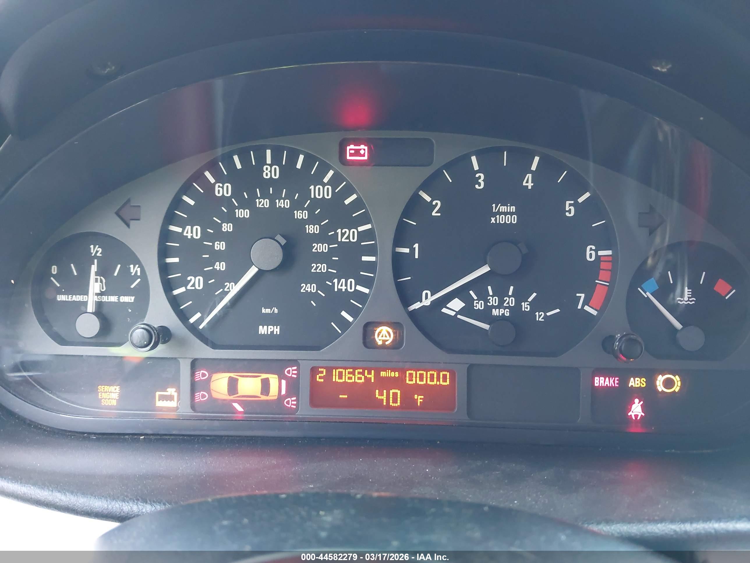 BMW 325I image 7