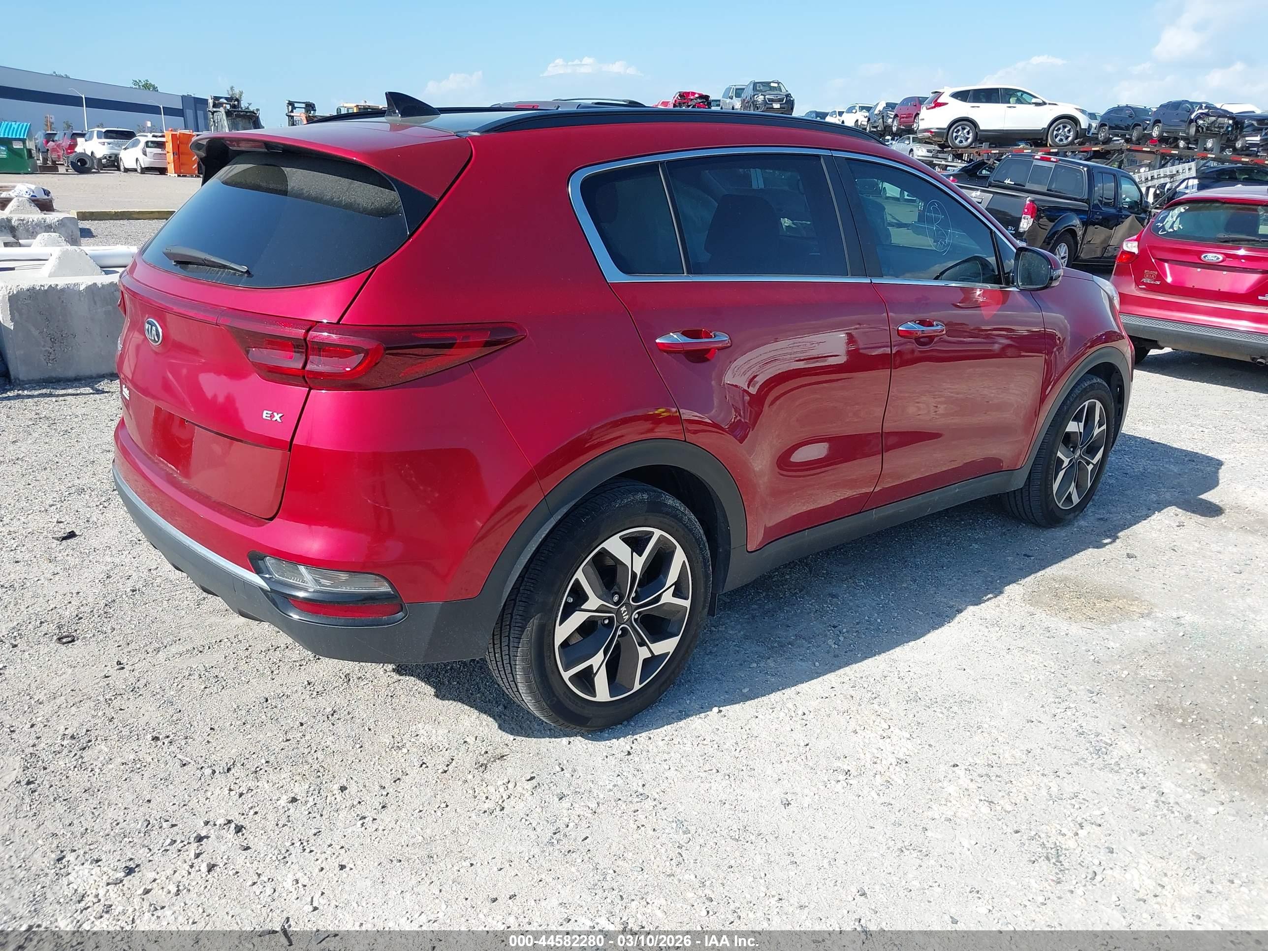 KIA SPORTAGE image 4