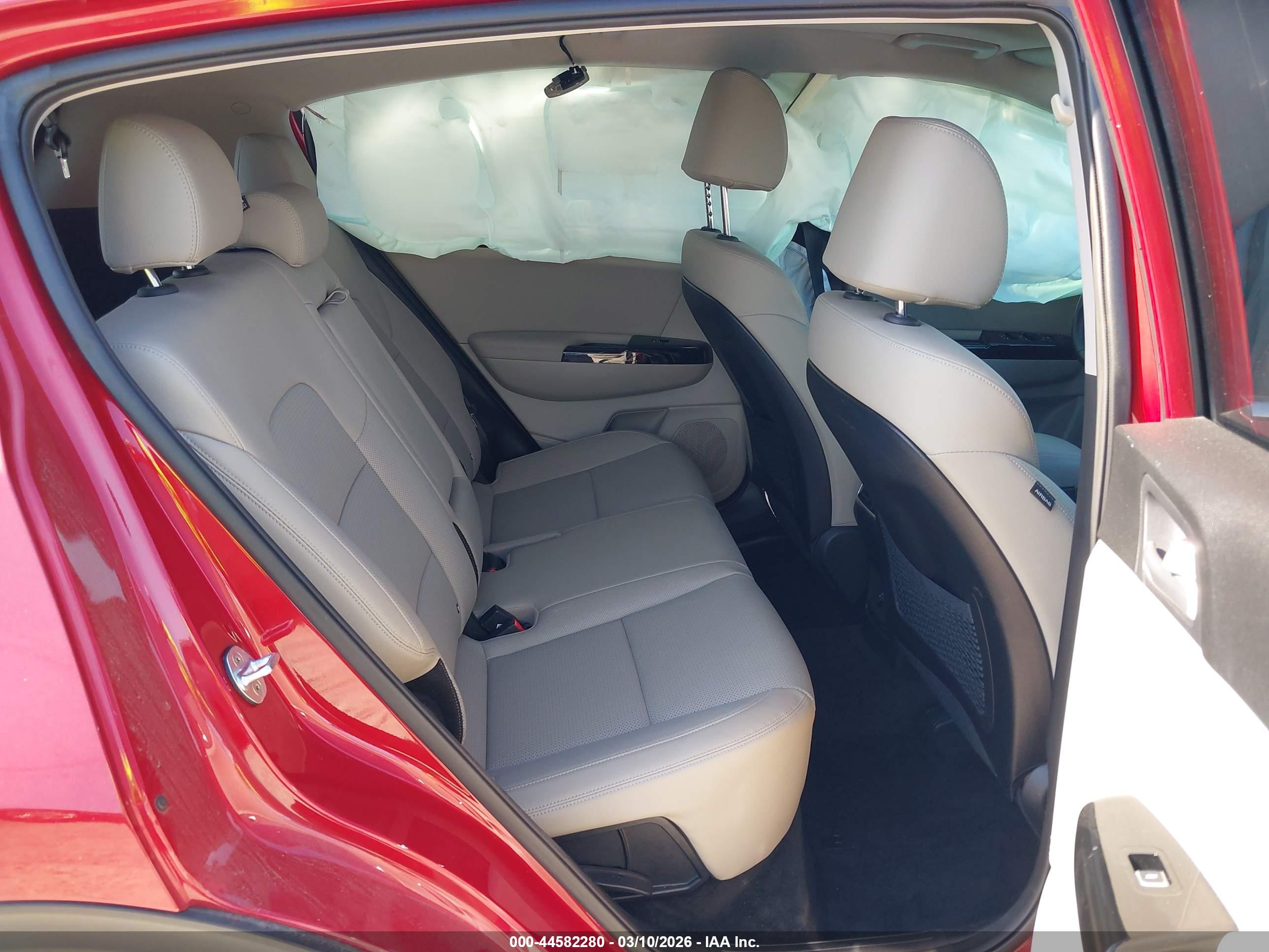 KIA SPORTAGE image 8
