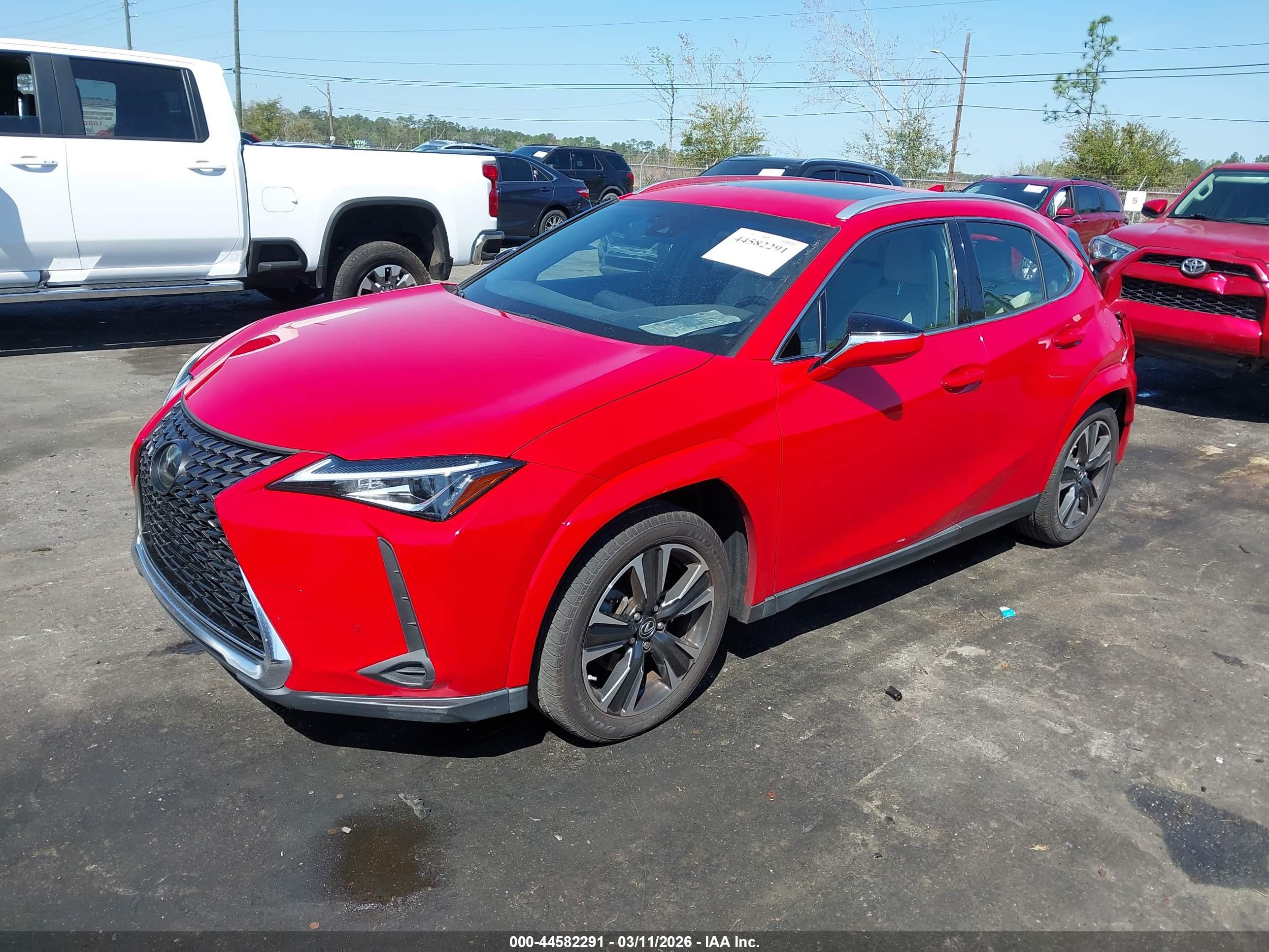 LEXUS UX image 2
