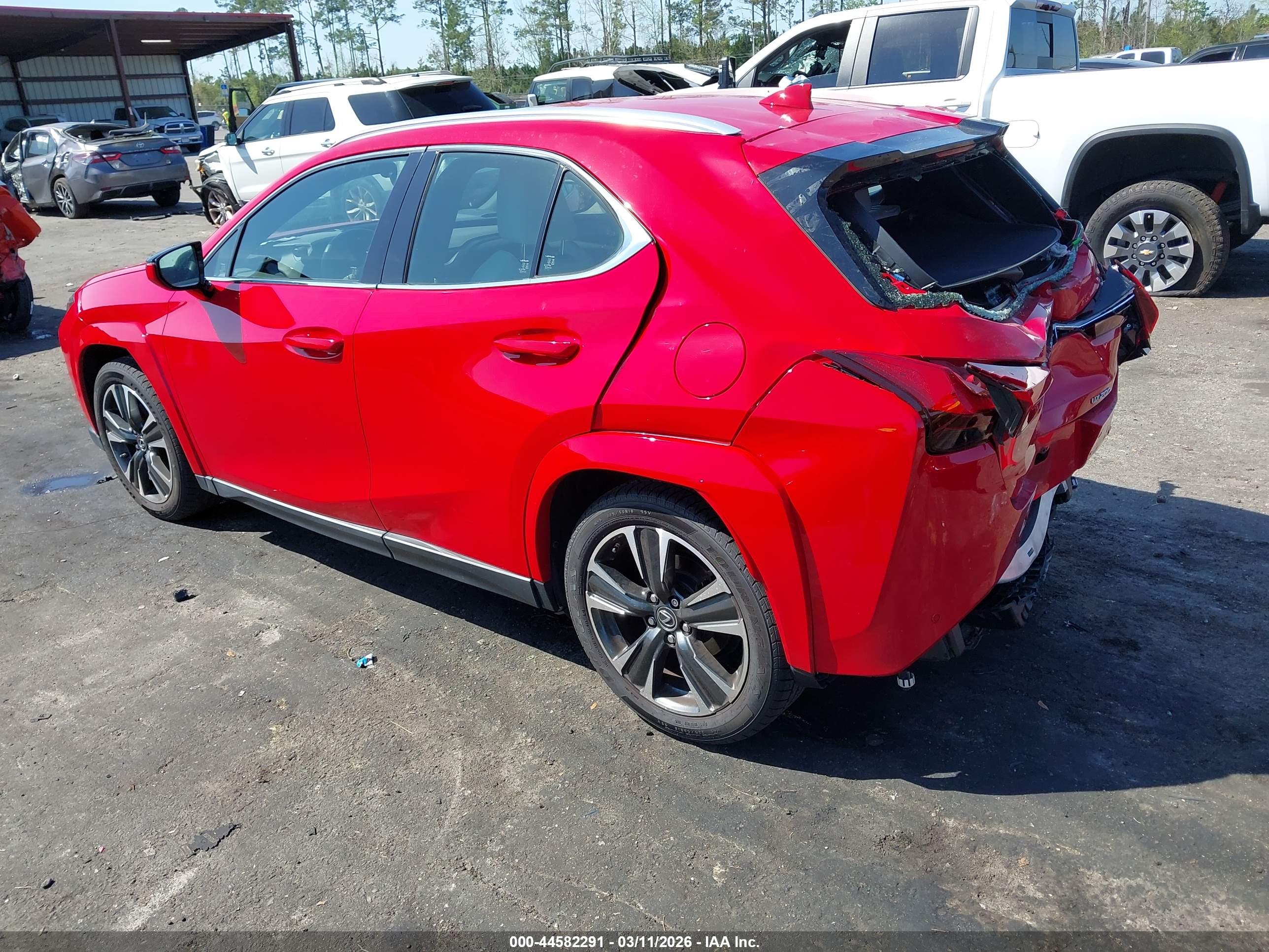 LEXUS UX image 3
