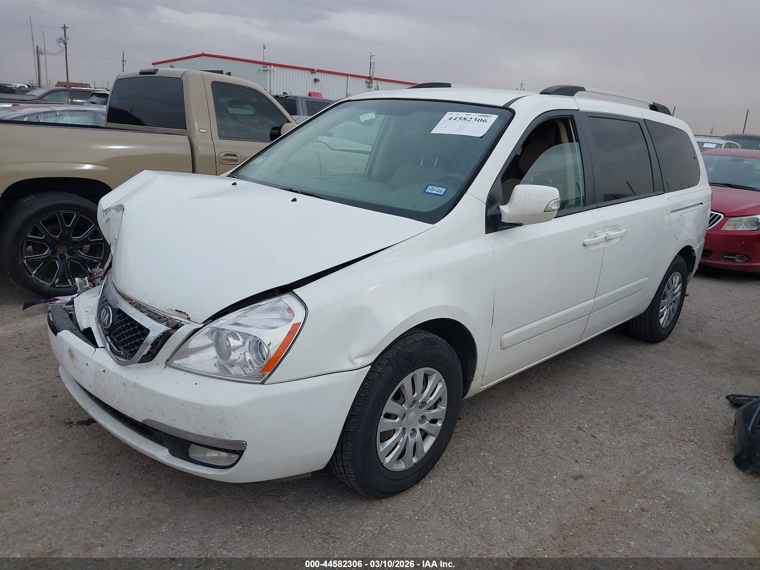 KIA SEDONA image 2