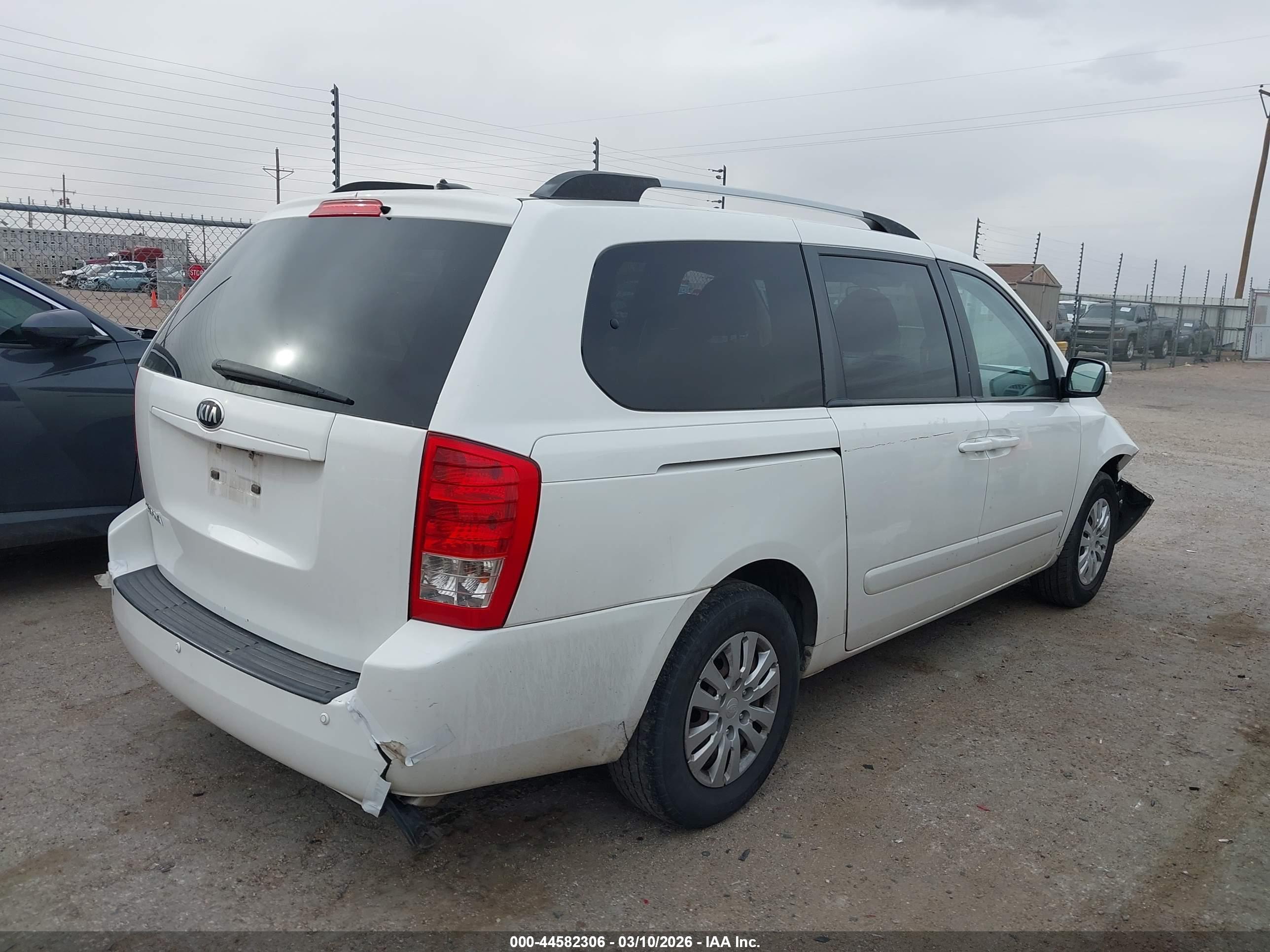 KIA SEDONA image 4