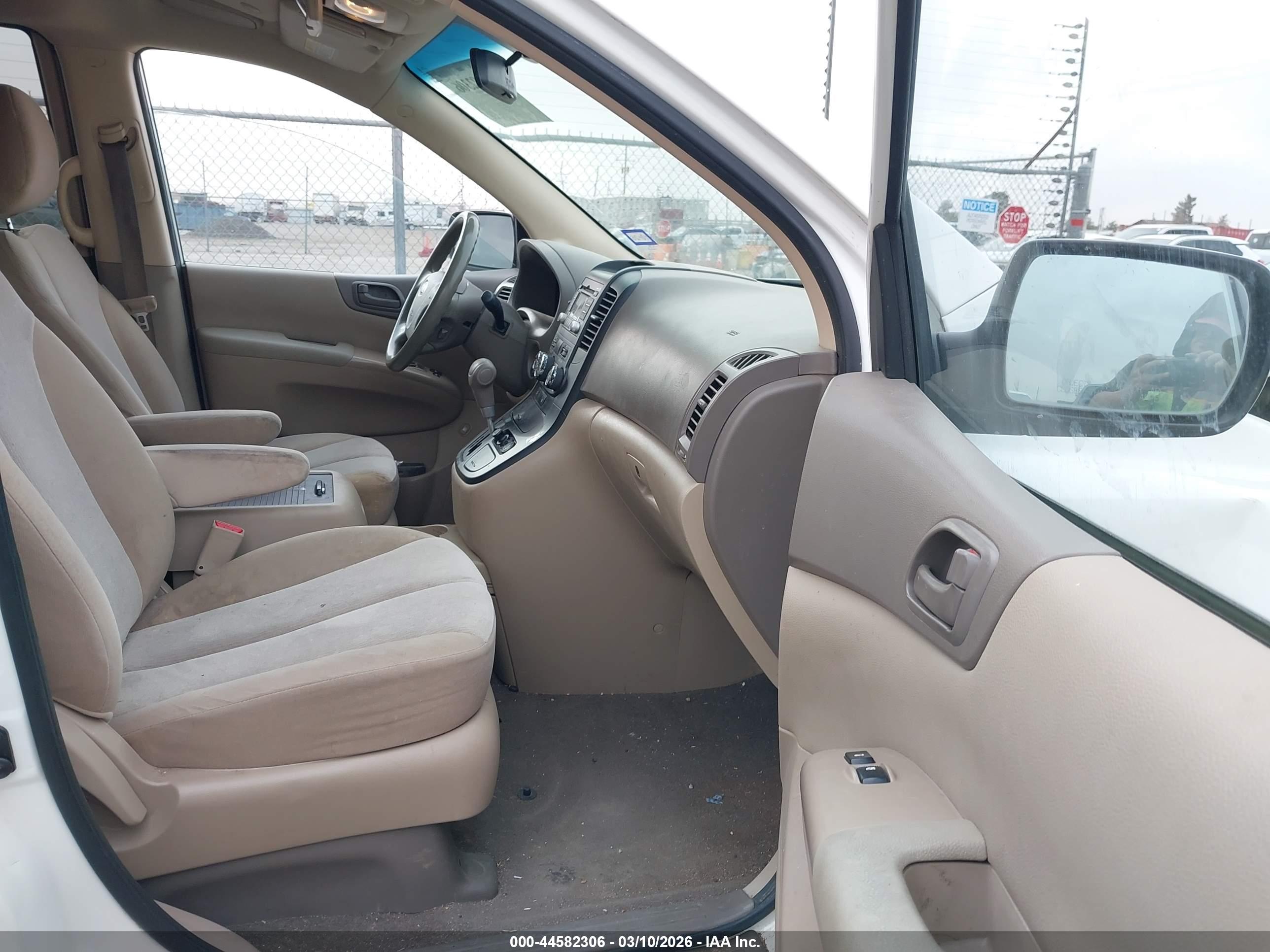 KIA SEDONA image 5