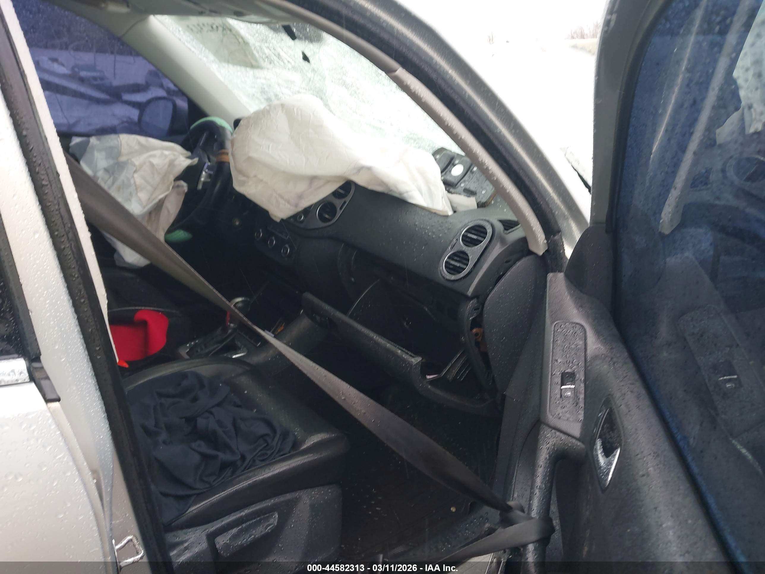 VOLKSWAGEN TIGUAN image 5