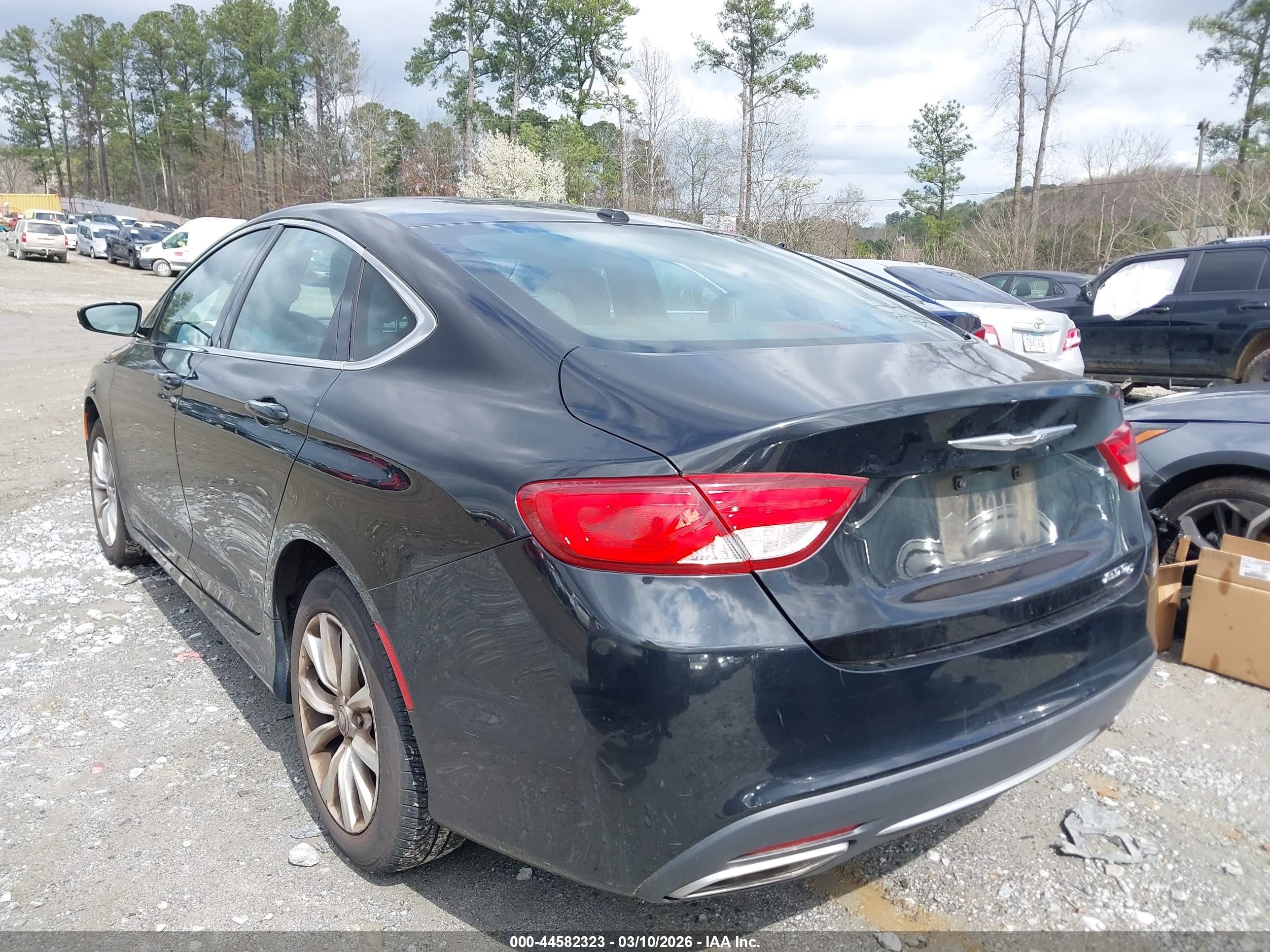 CHRYSLER 200 image 3