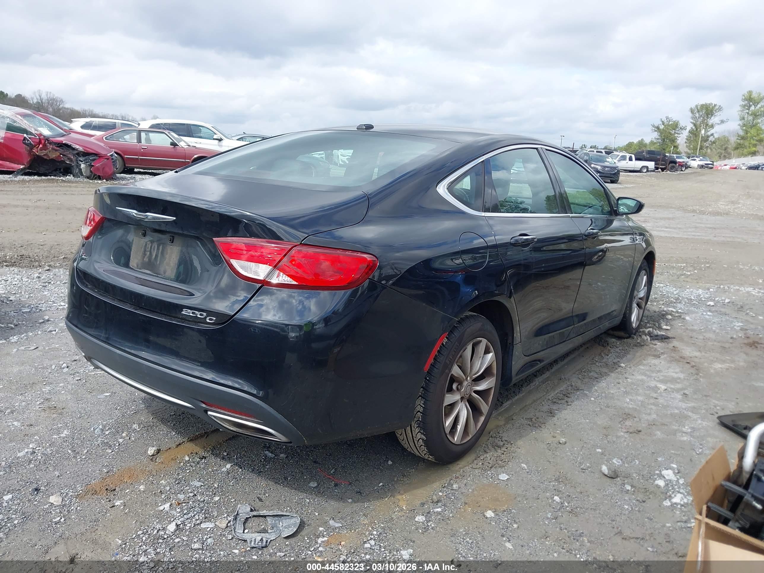 CHRYSLER 200 image 4