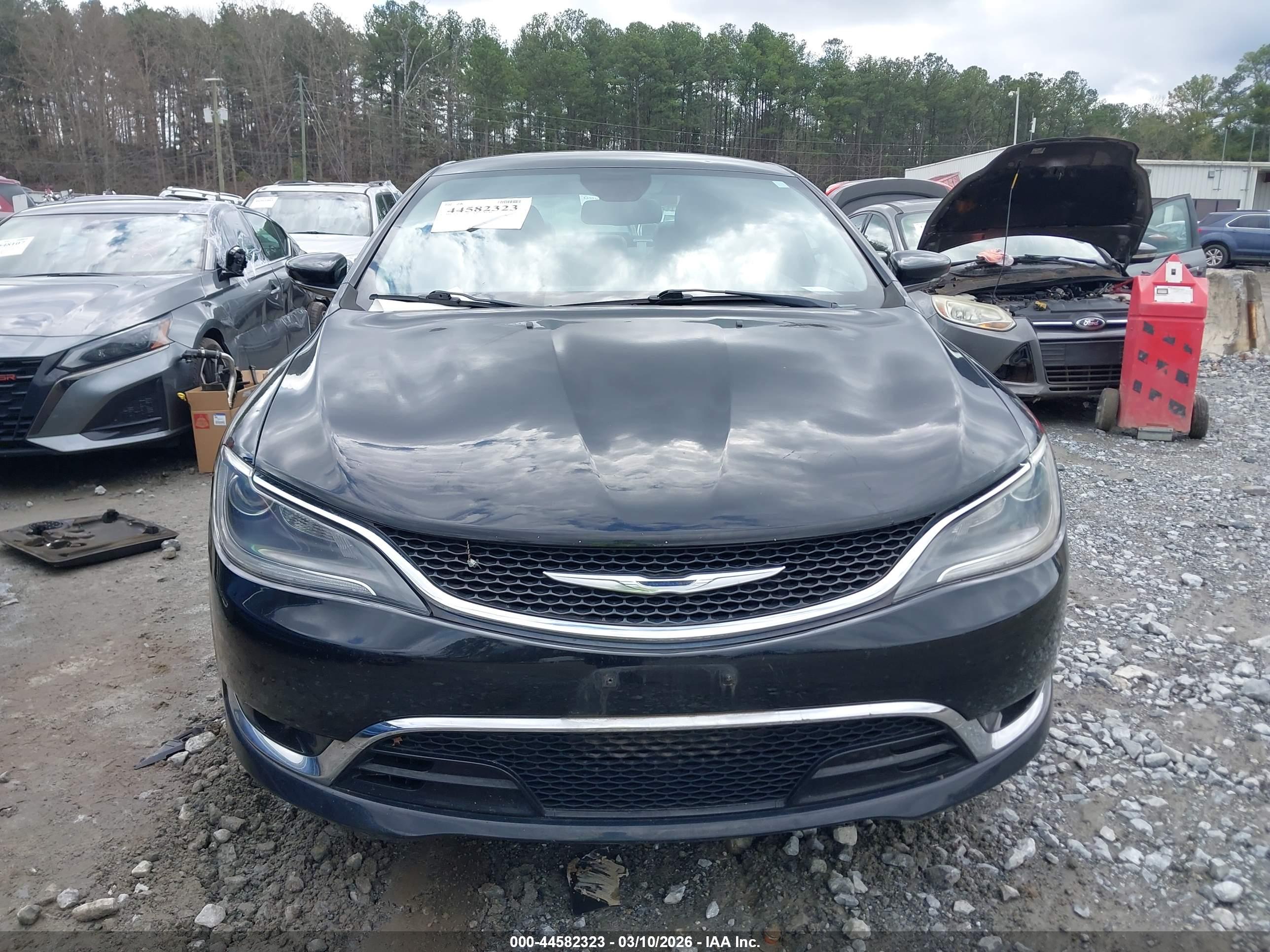 CHRYSLER 200 image 6