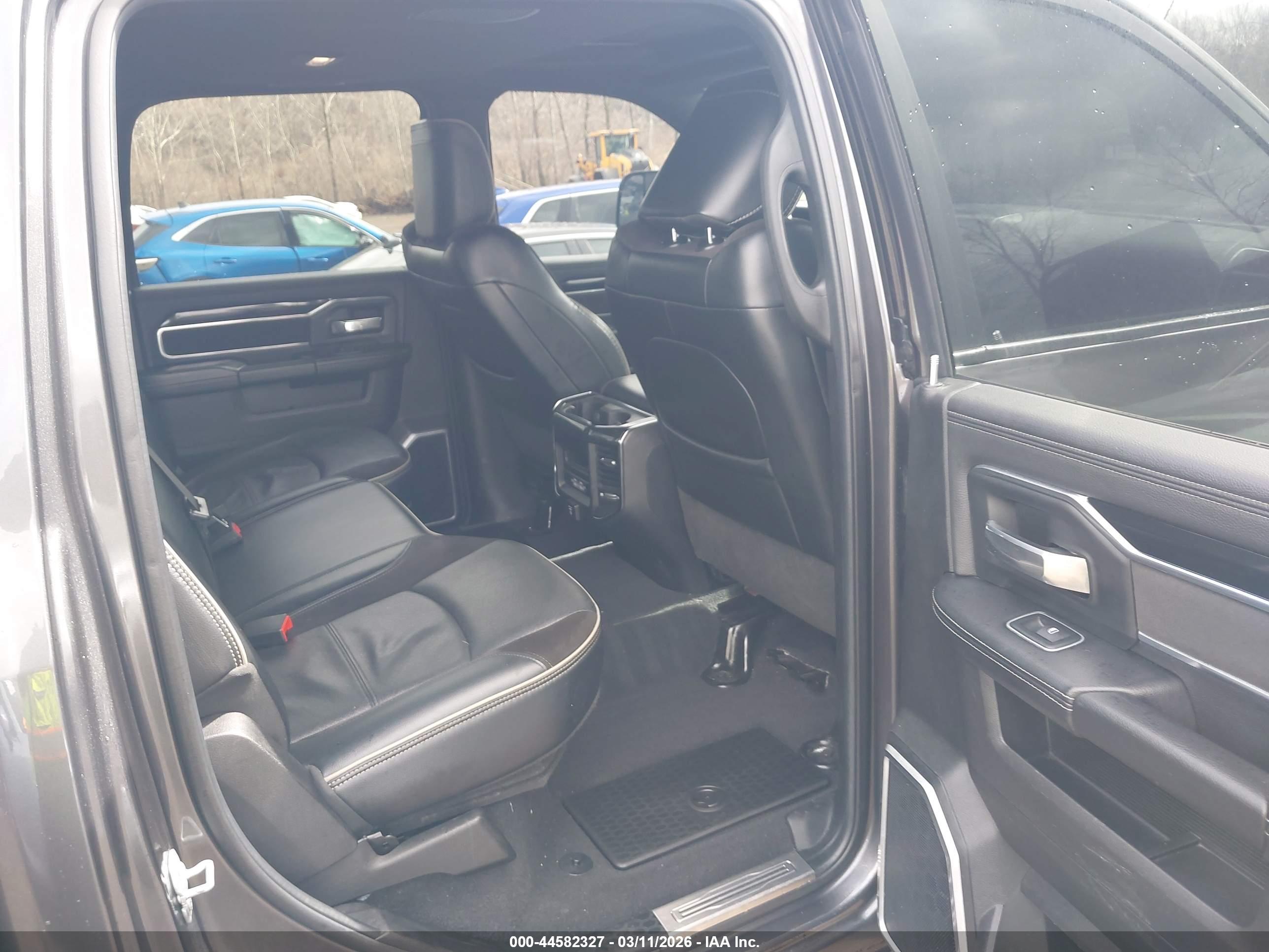 RAM 2500 image 8