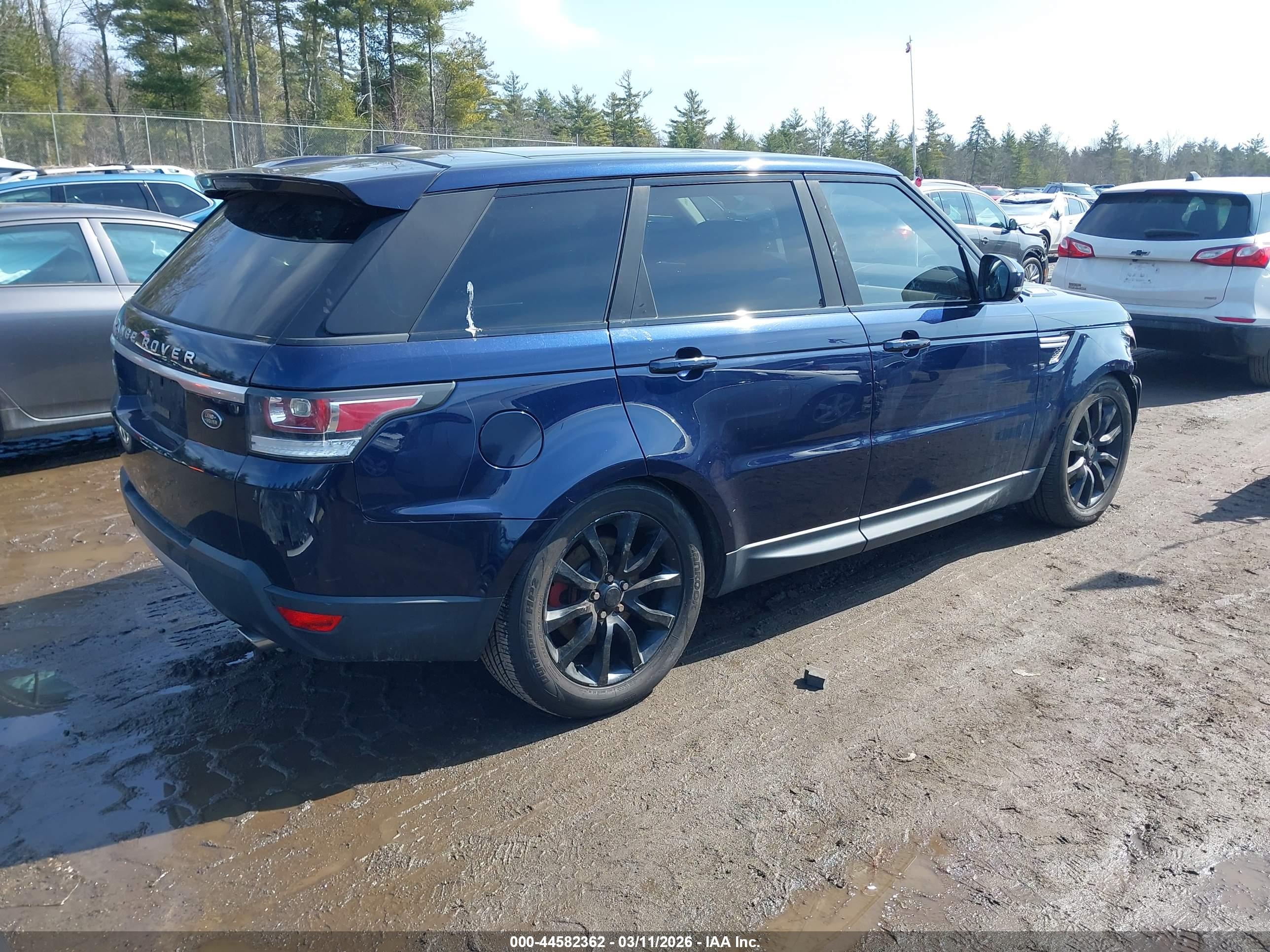 LAND ROVER image 4
