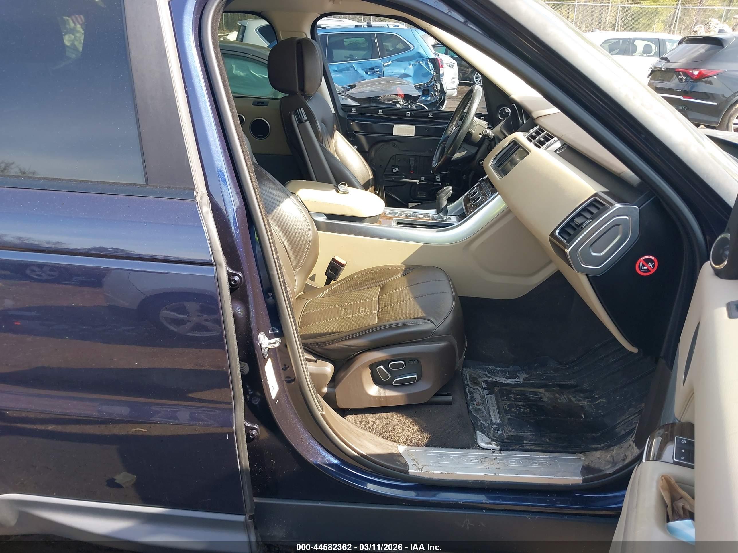 LAND ROVER image 5