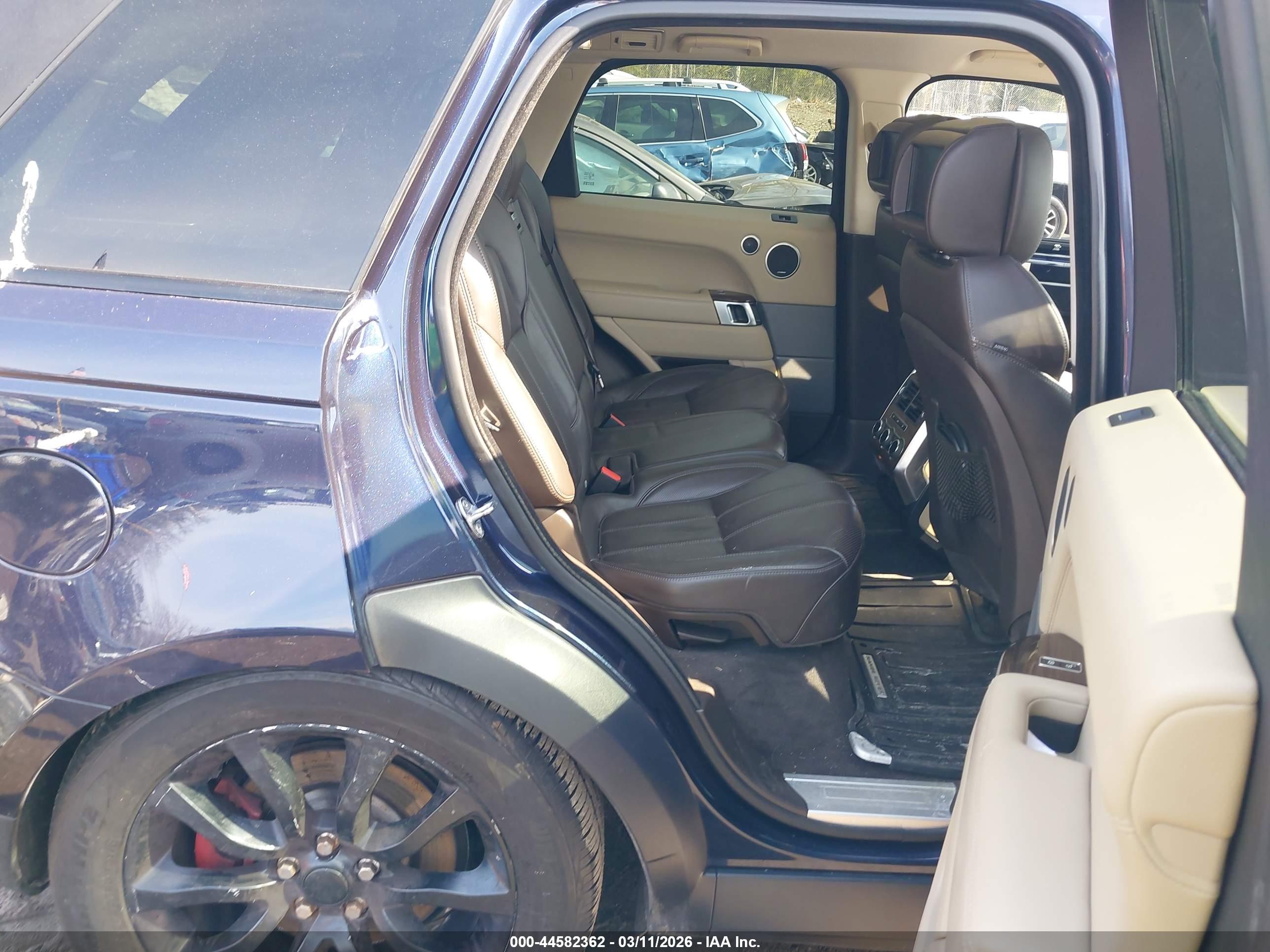 LAND ROVER image 8