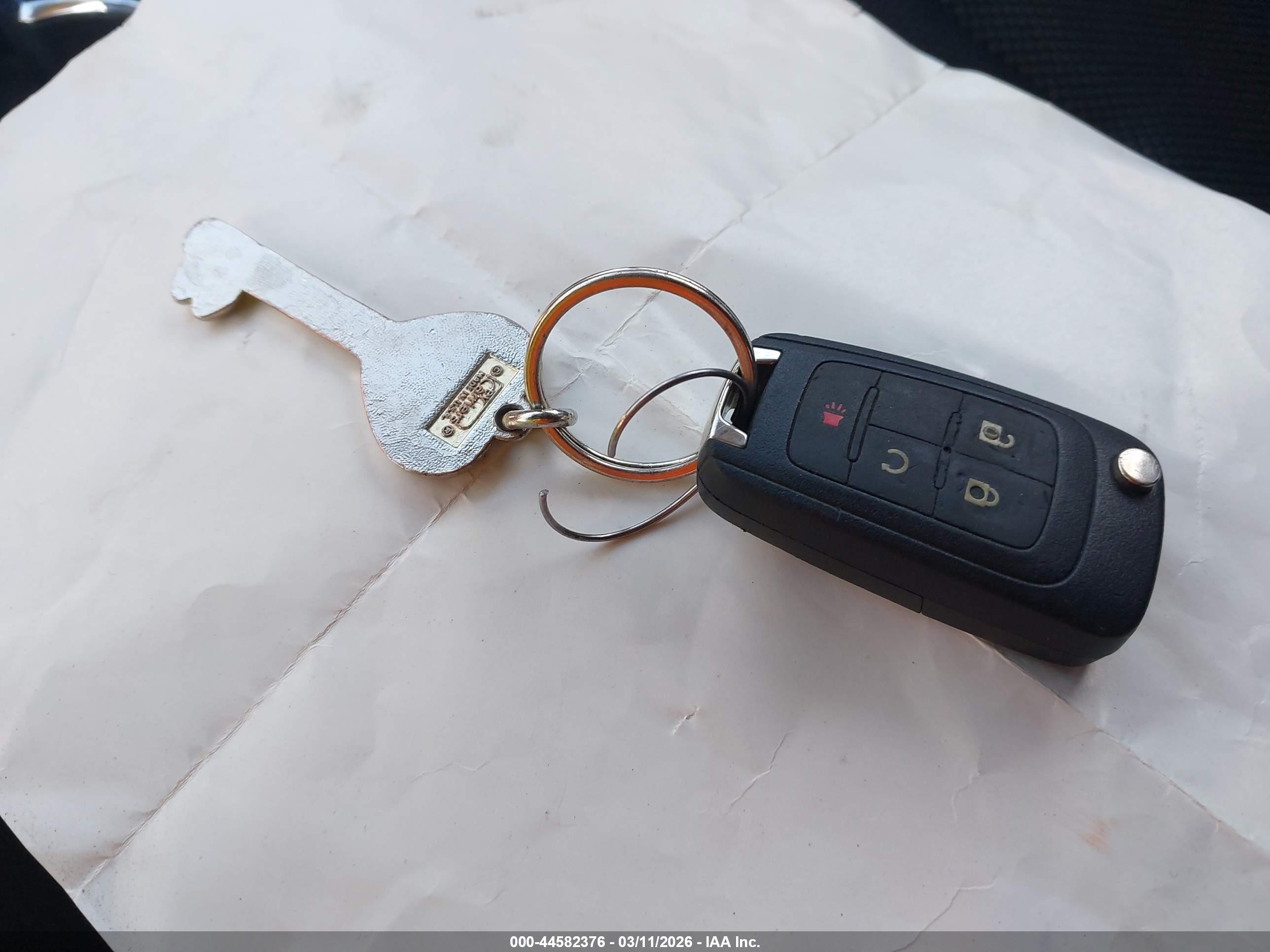 CHEVROLET EQUINOX image 11