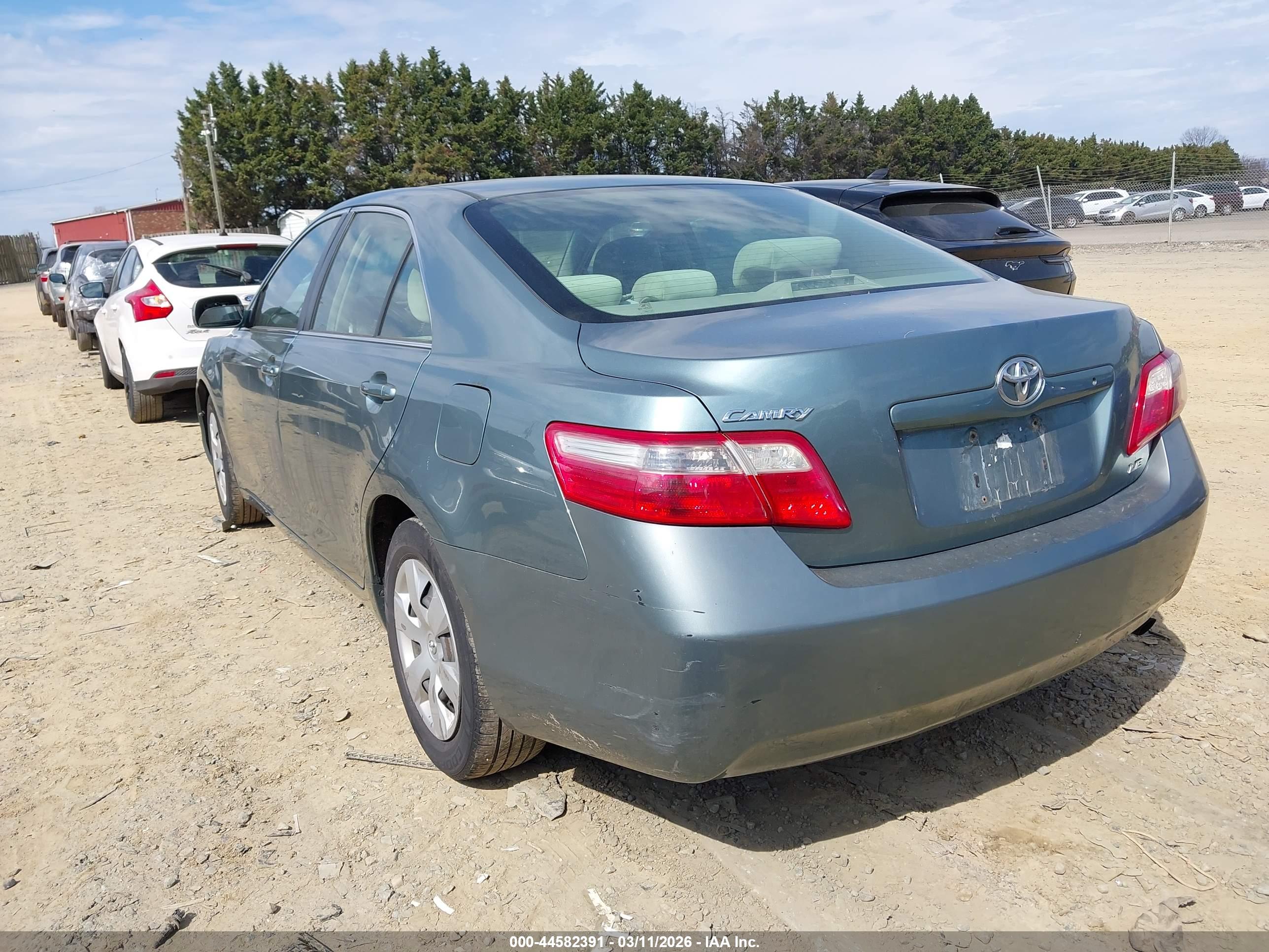 TOYOTA CAMRY image 3