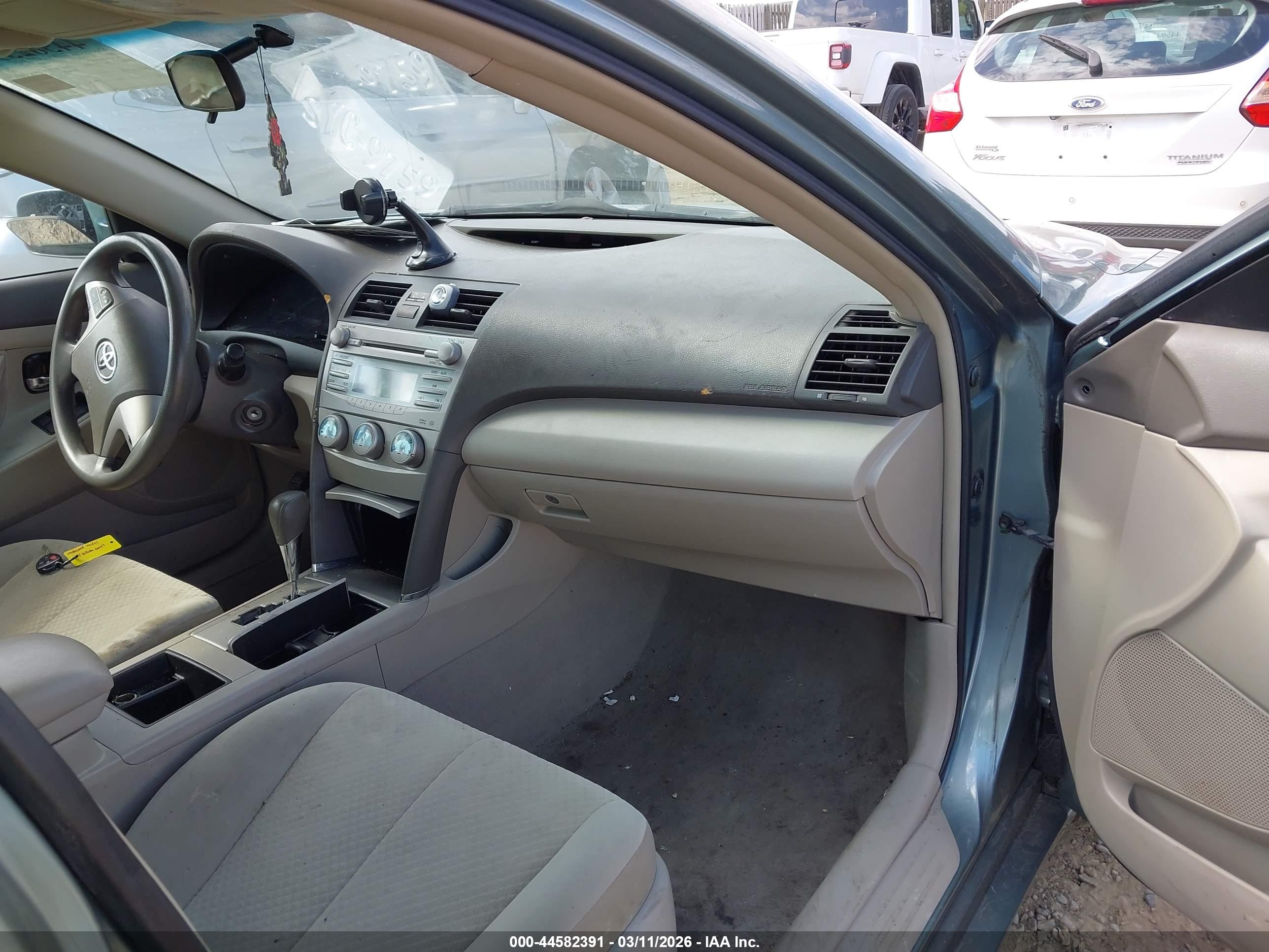 TOYOTA CAMRY image 5