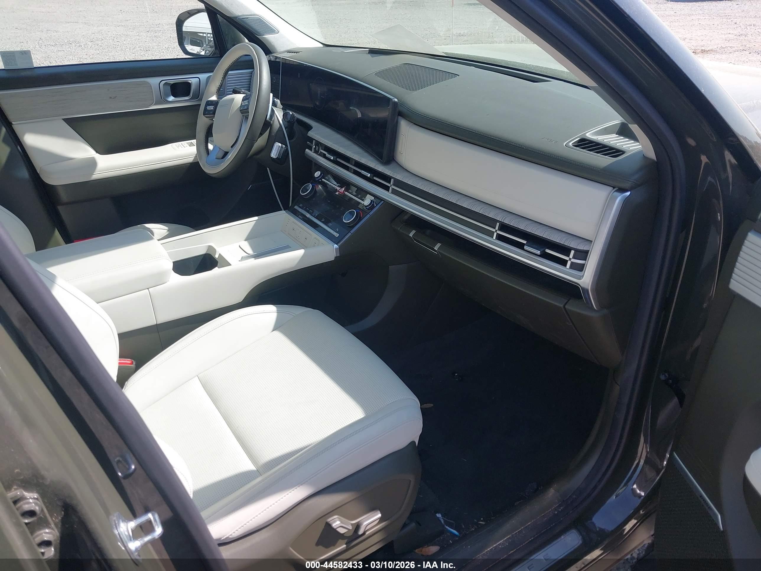 HYUNDAI SANTA image 5