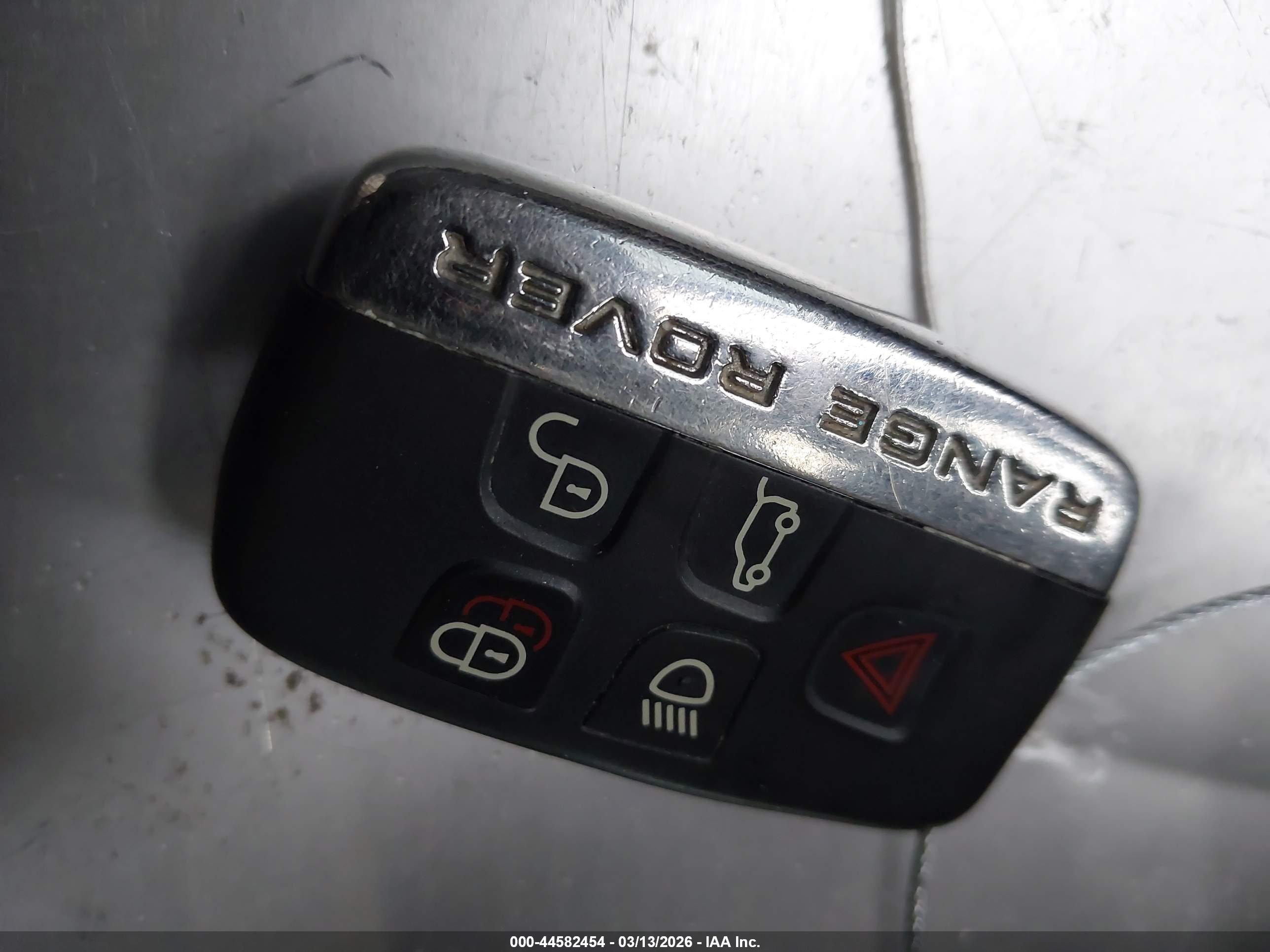 LAND ROVER image 11