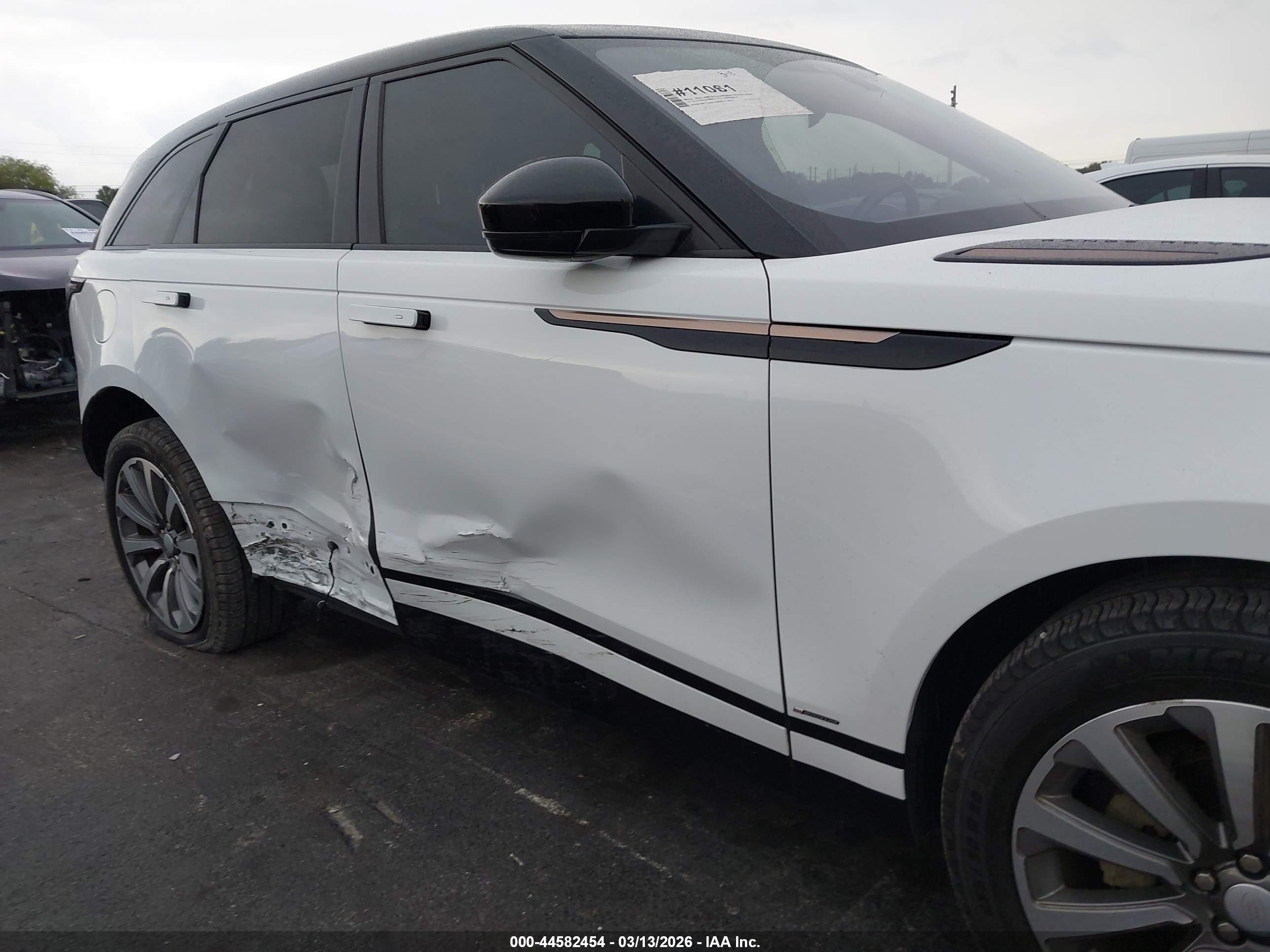LAND ROVER image 6