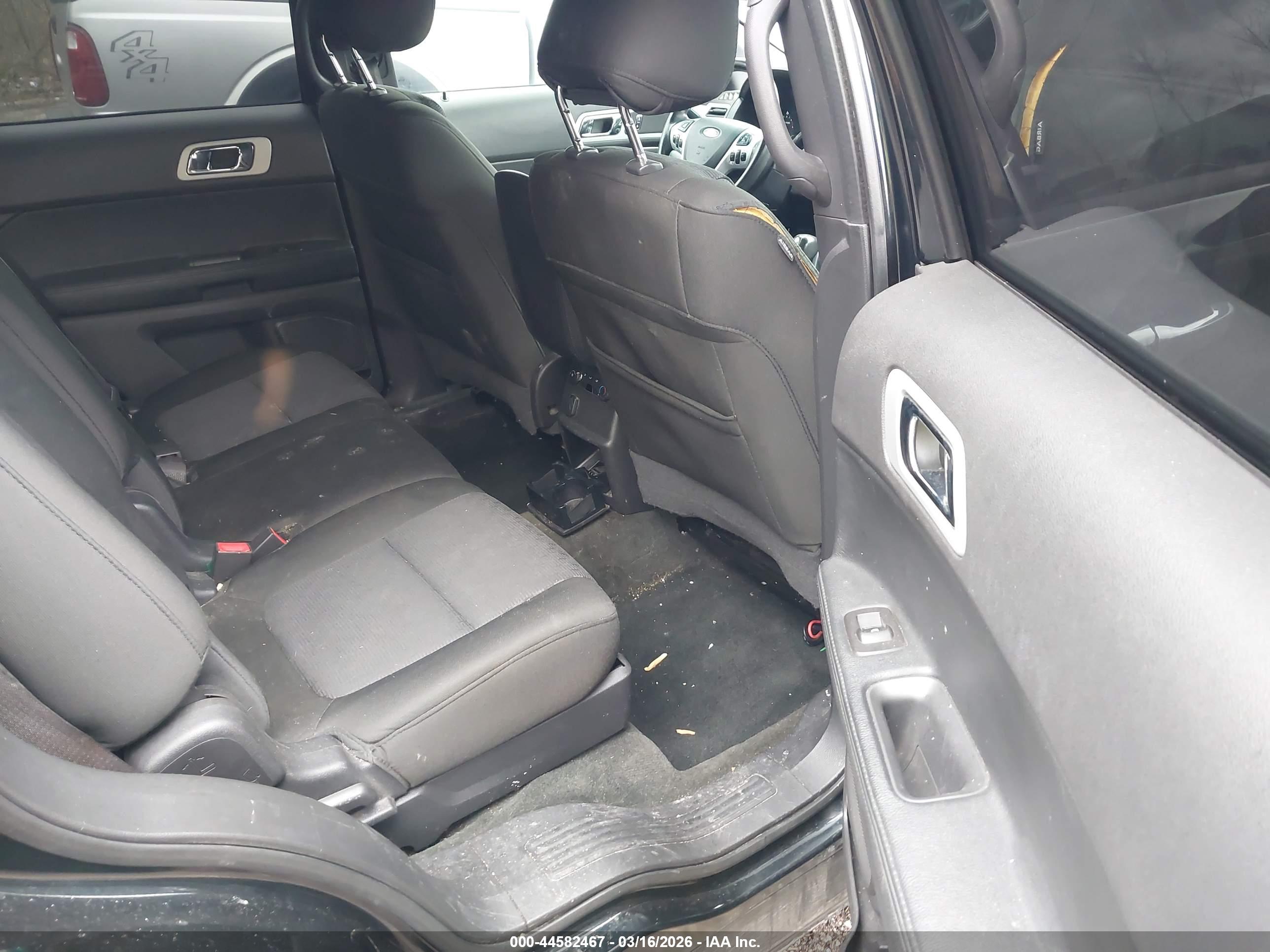 FORD EXPLORER image 8